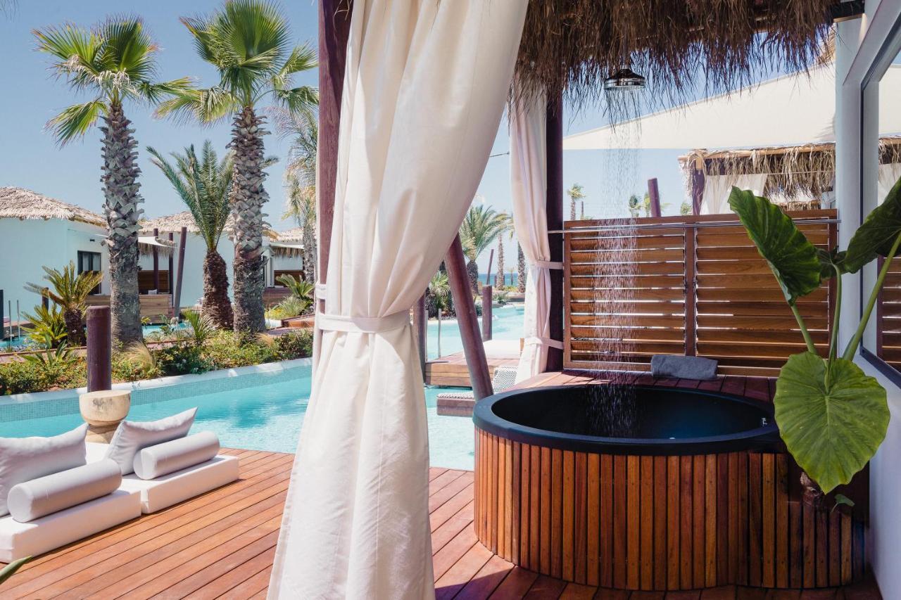 Grand Overwater Bungalow Outdoor Jacuzzi