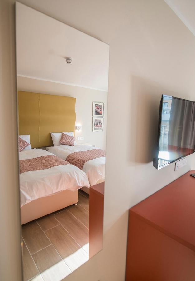 Double or Twin Room Sea View
