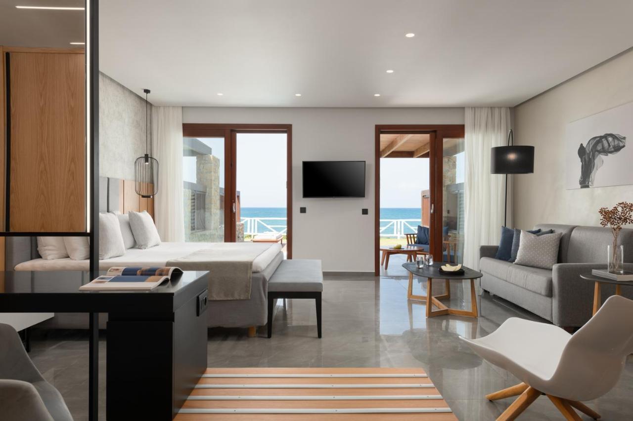 Junior Suite Sea Front Private Pool,1066390837:JPEG