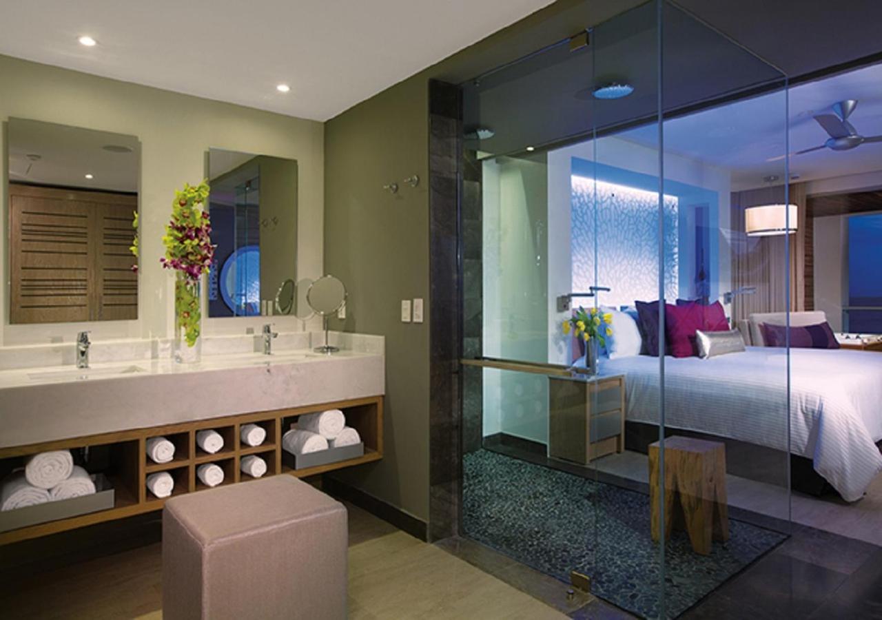 Xhale Club Junior Suite Swimout Ocean Front Double