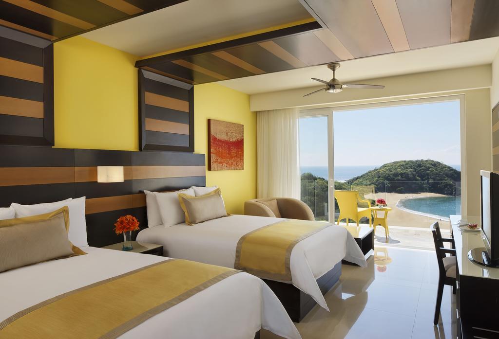 Preferred Club Junior Suite with Two Double Beds Ocean Front
