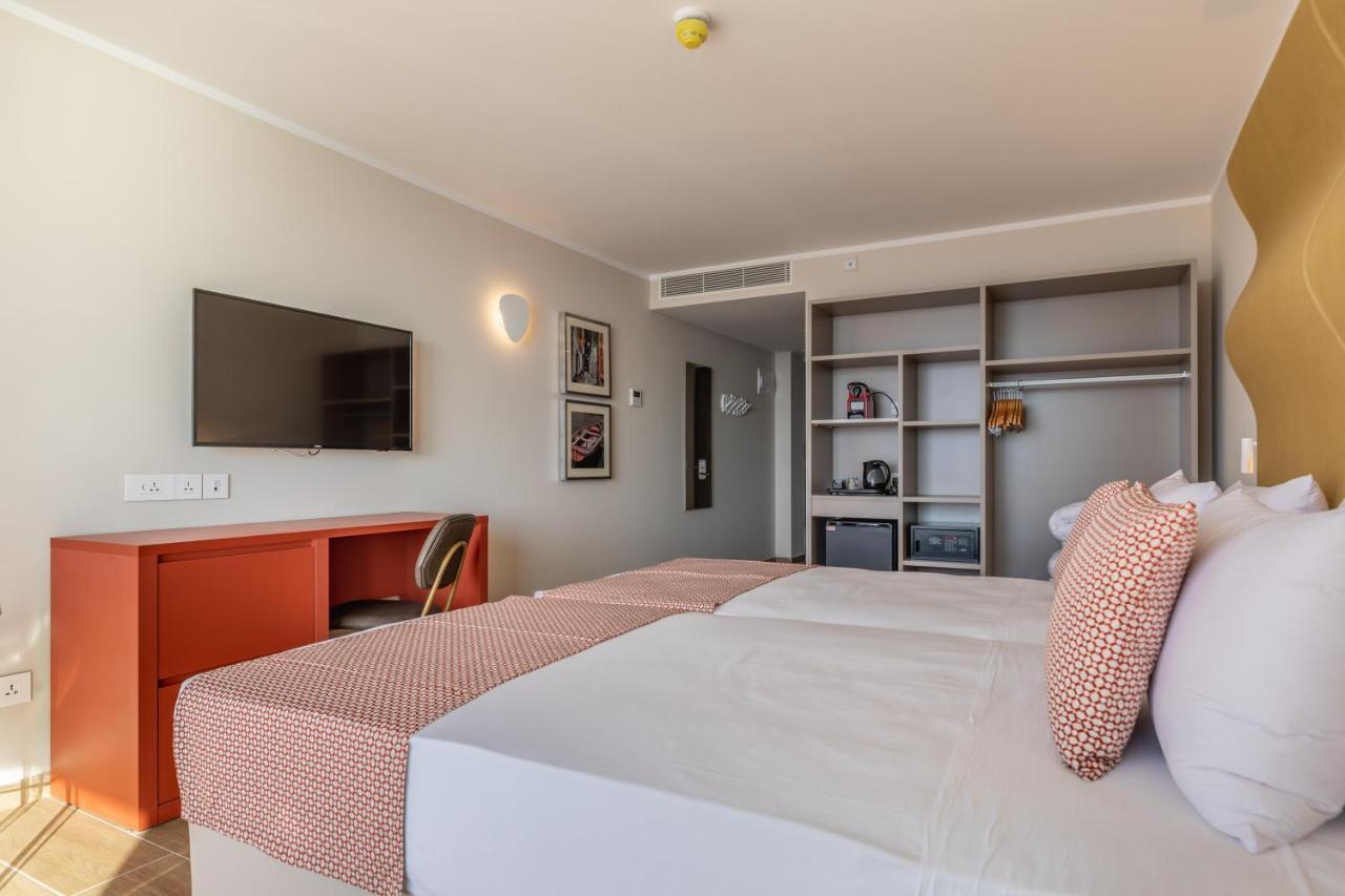 Superior Twin Room Side Sea View
