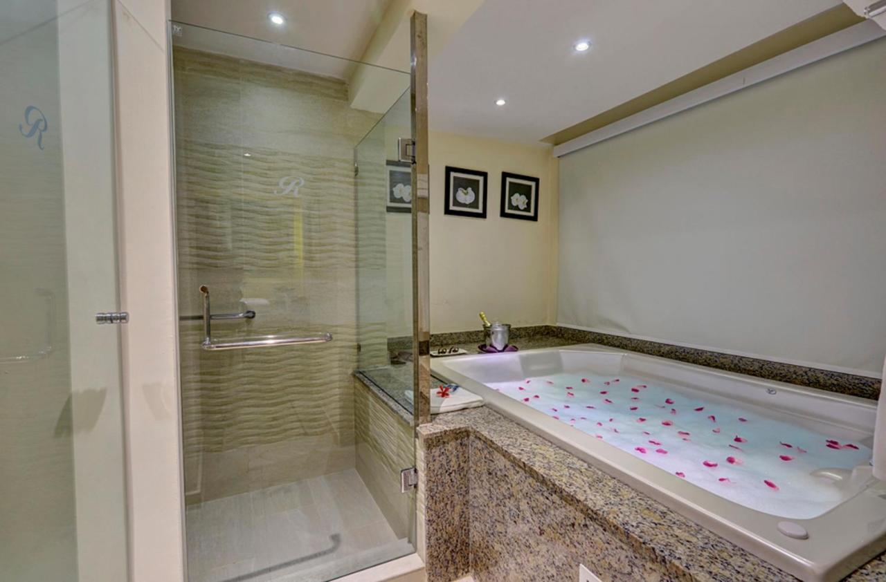 Honeymoon Jacuzzi Suite Diamond Club