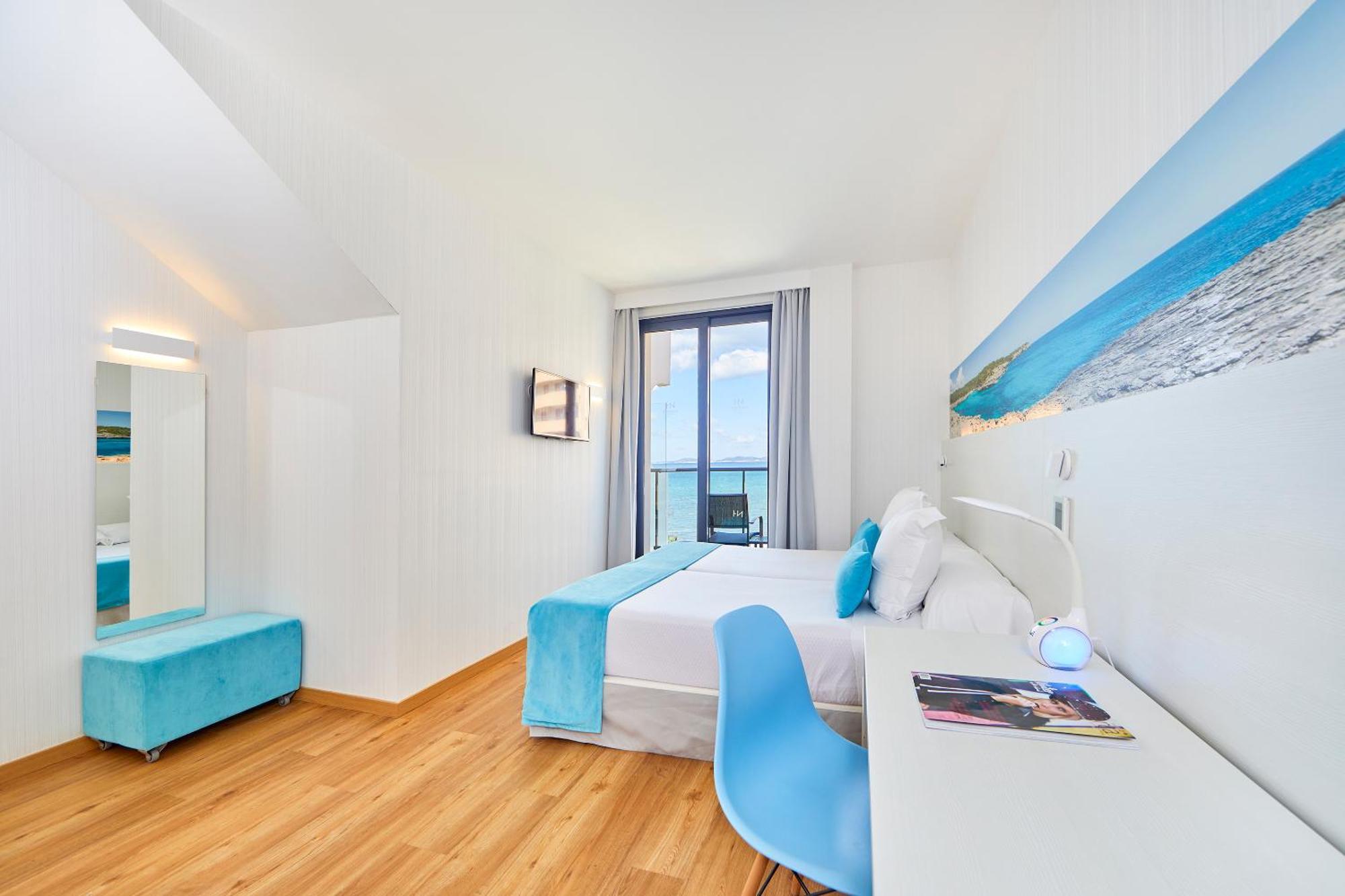 Superior Double or Twin Room Lateral Sea View Solarium