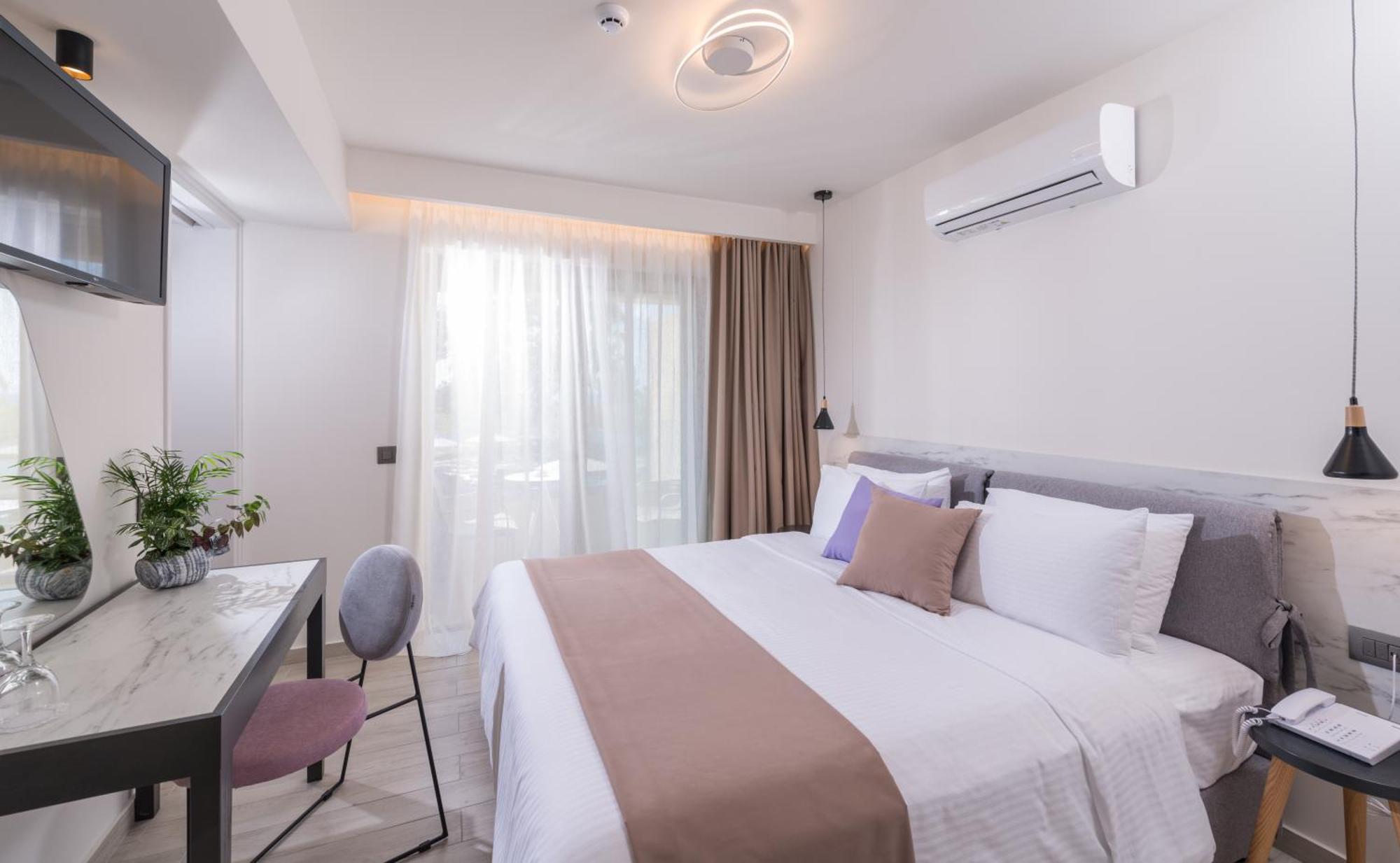 Suite,1214757742:JPEG