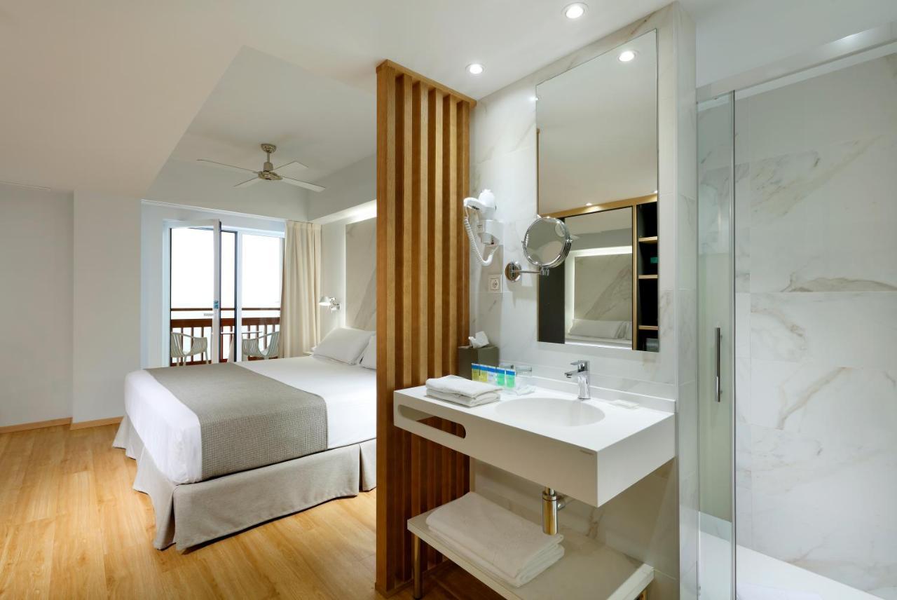 Double Room Frontal Sea View