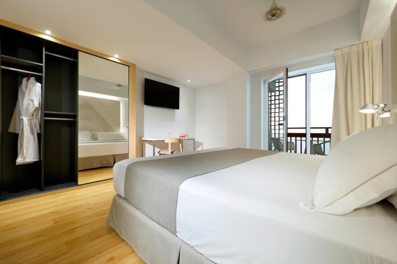 Double Room Frontal Sea View