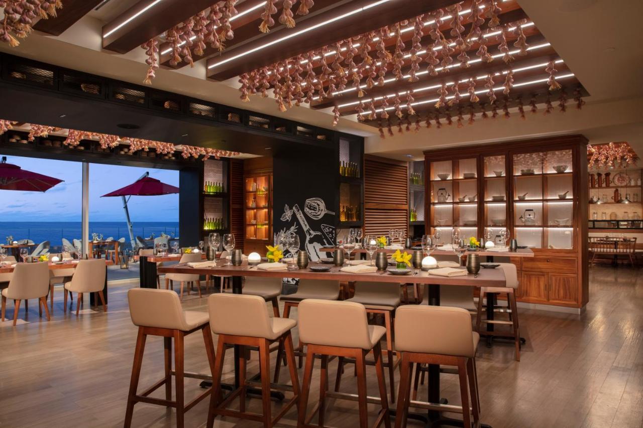 Xhale club Junior Suite upper Ocean Front King