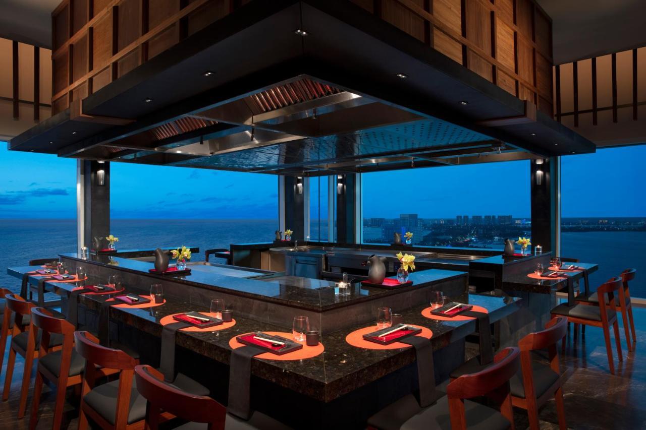 Xhale club Junior Suite upper Ocean Front King