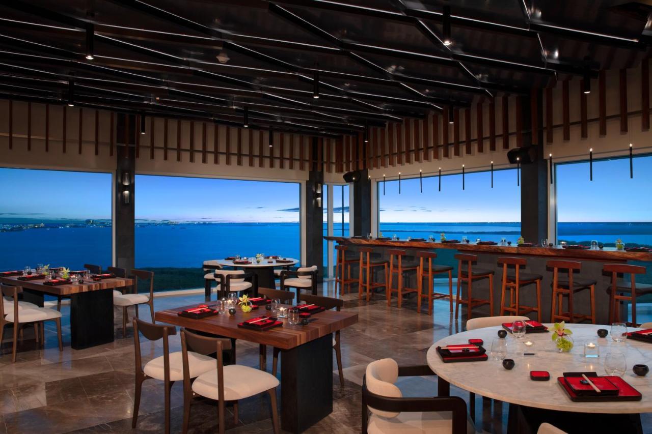 Xhale club Junior Suite upper Ocean Front King