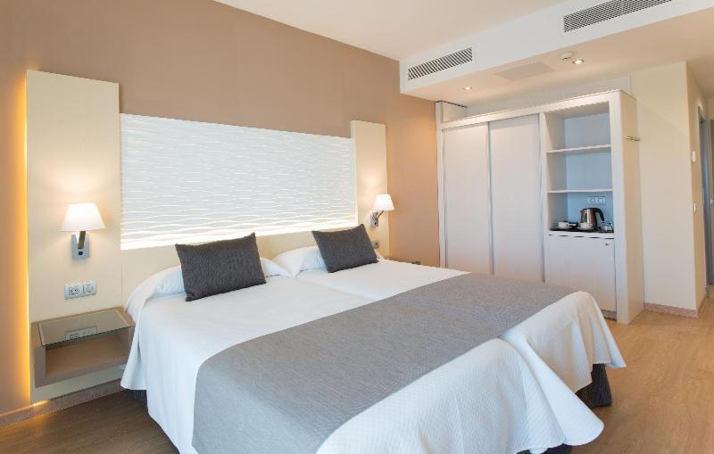 Double or Twin Room Sea View