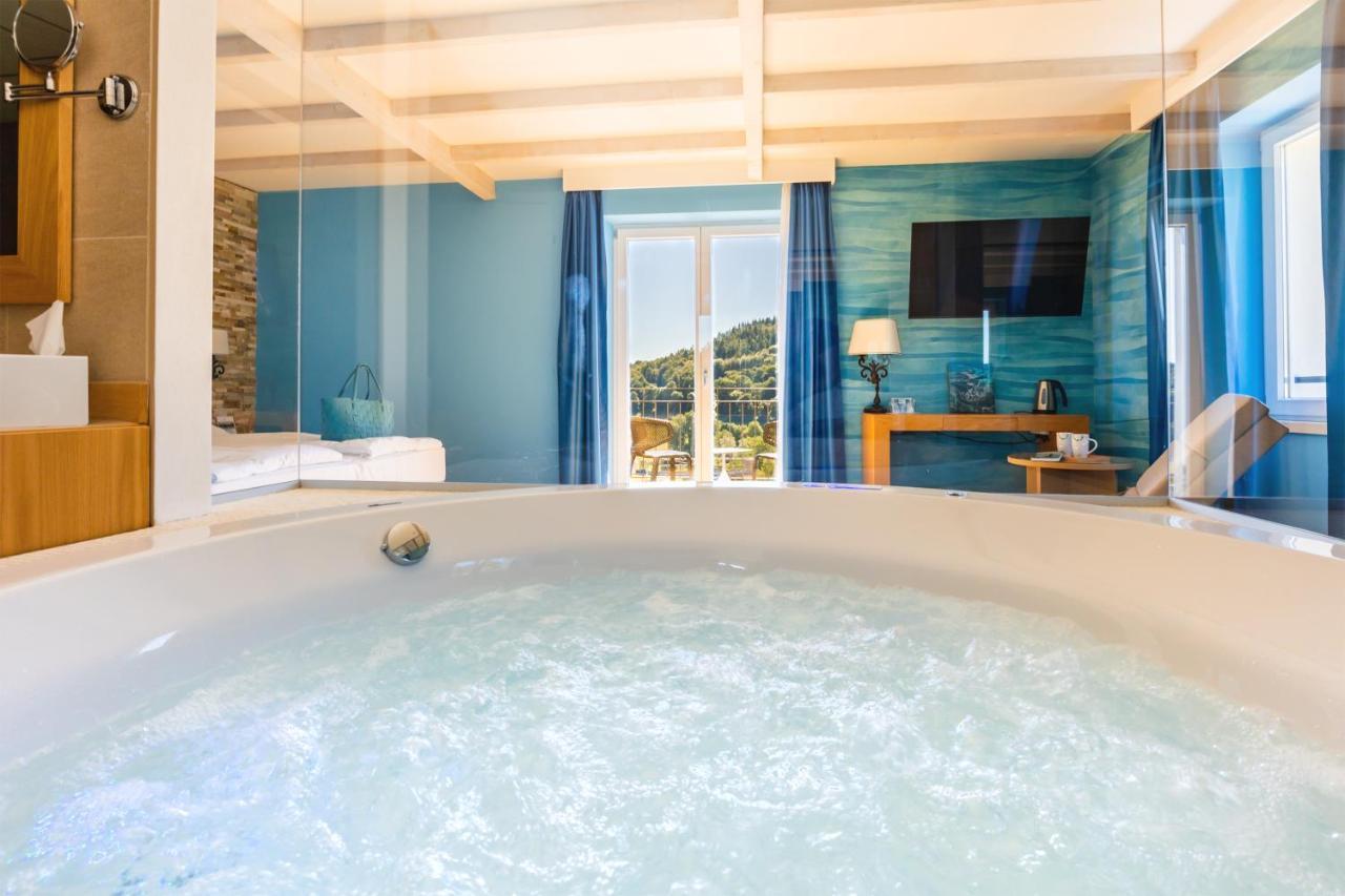 Suite Deluxe con bañera de hidromasaje