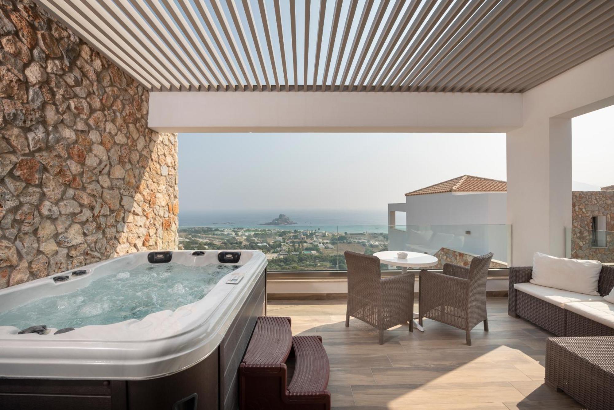 Junior Suite Outdoor Jetted Tub Sea View,1280959888:JPEG