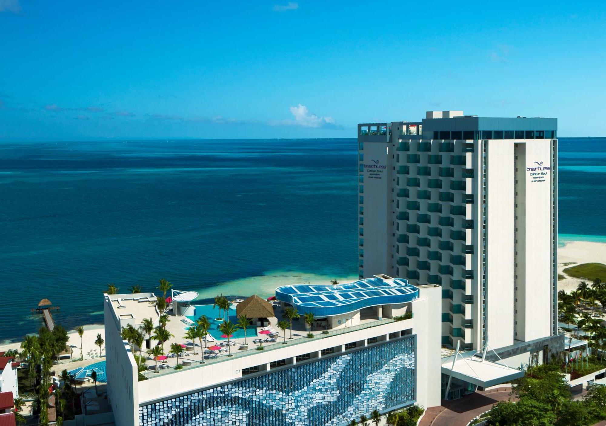 Xhale club Junior Suite upper Ocean Front King