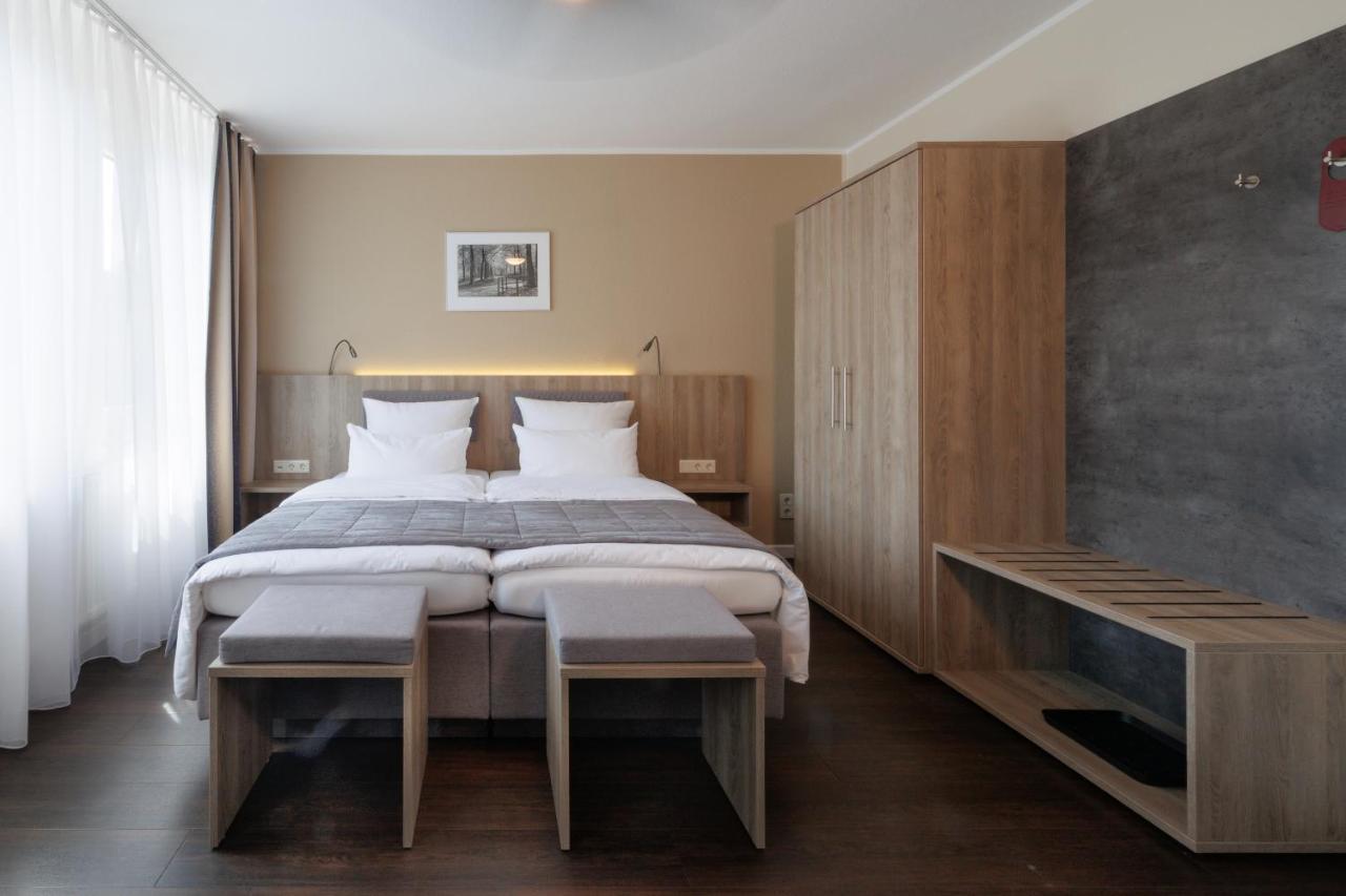 Double Room Balcony,1290435520:JPEG