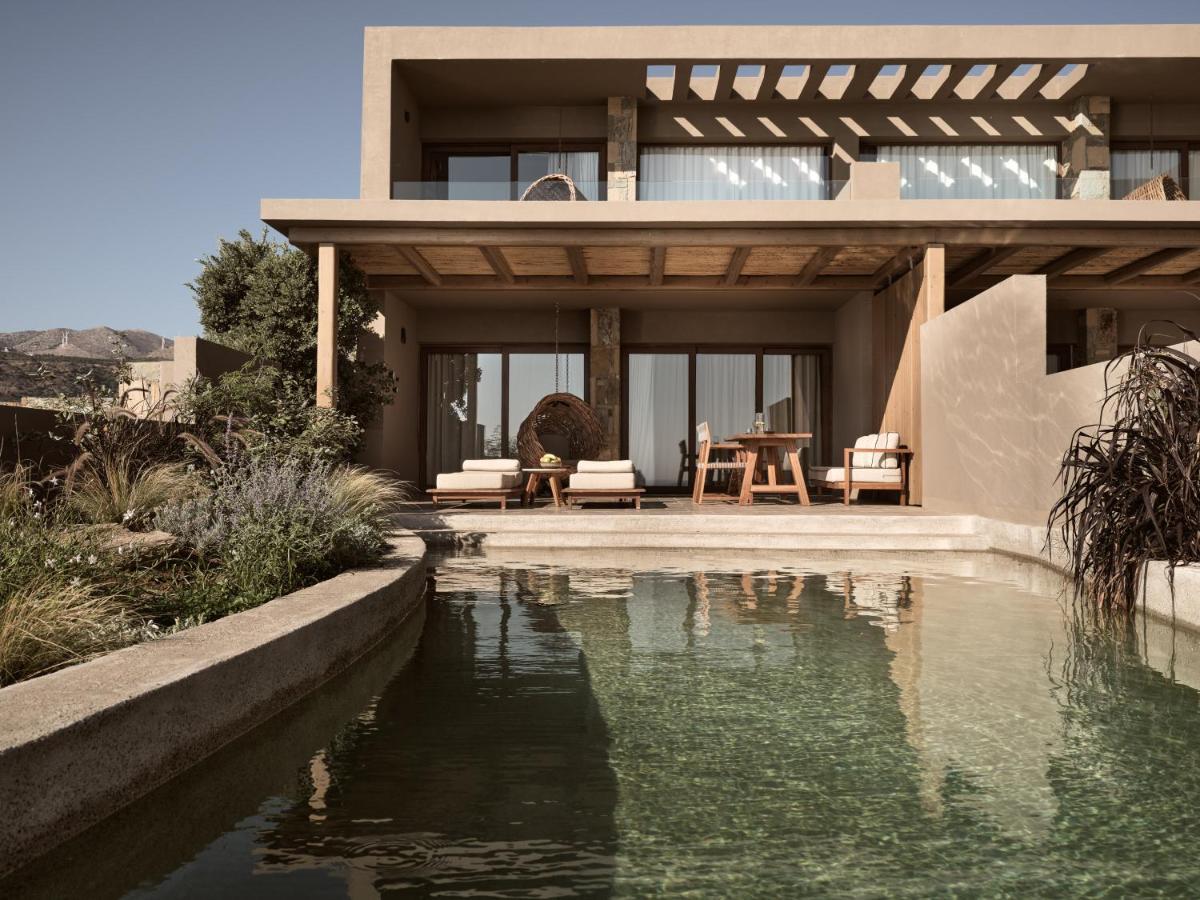 GRAND SUMMER HOUSE 4 Bedroom Villa 2 private pool garden patio