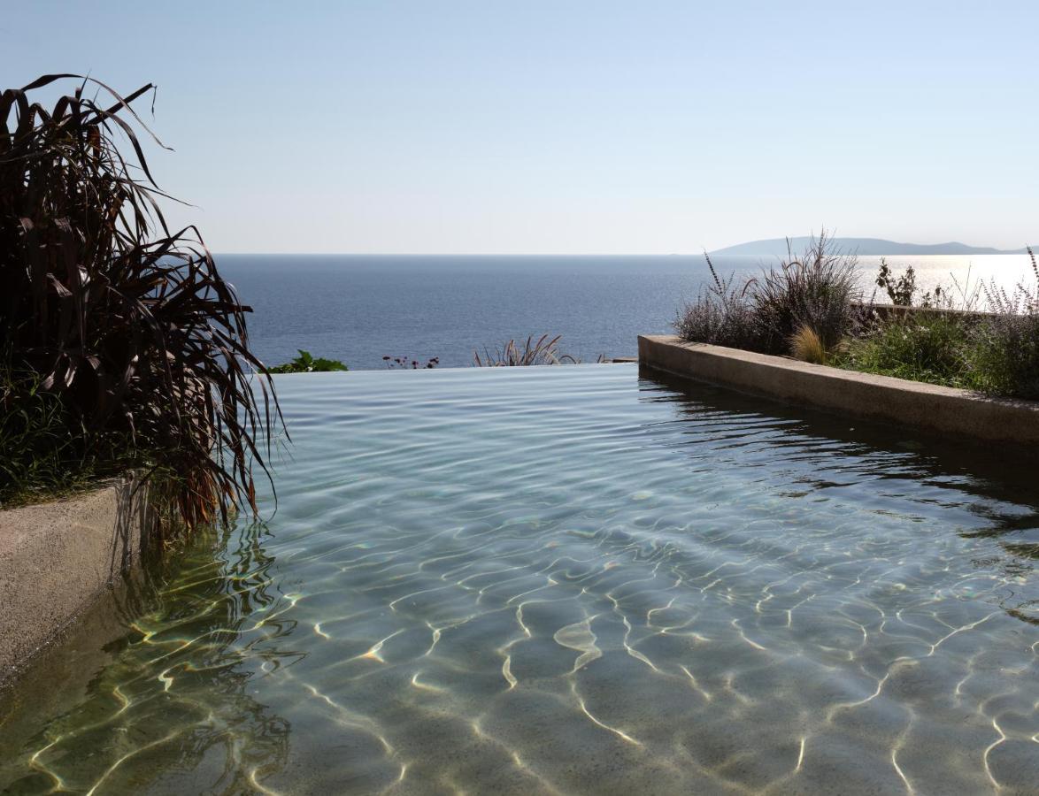 GRAND SUMMER HOUSE 4 Bedroom Villa 2 private pool garden patio