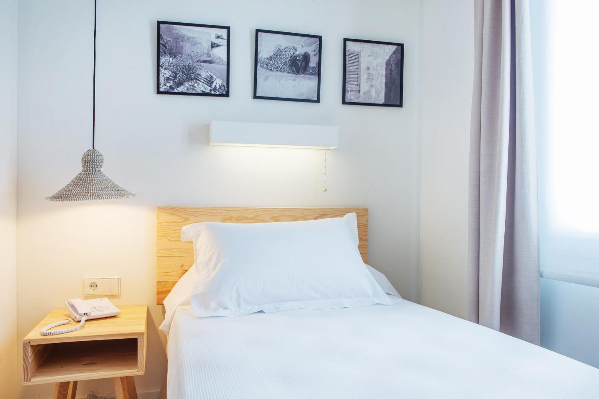Single Room,1207489792:JPEG