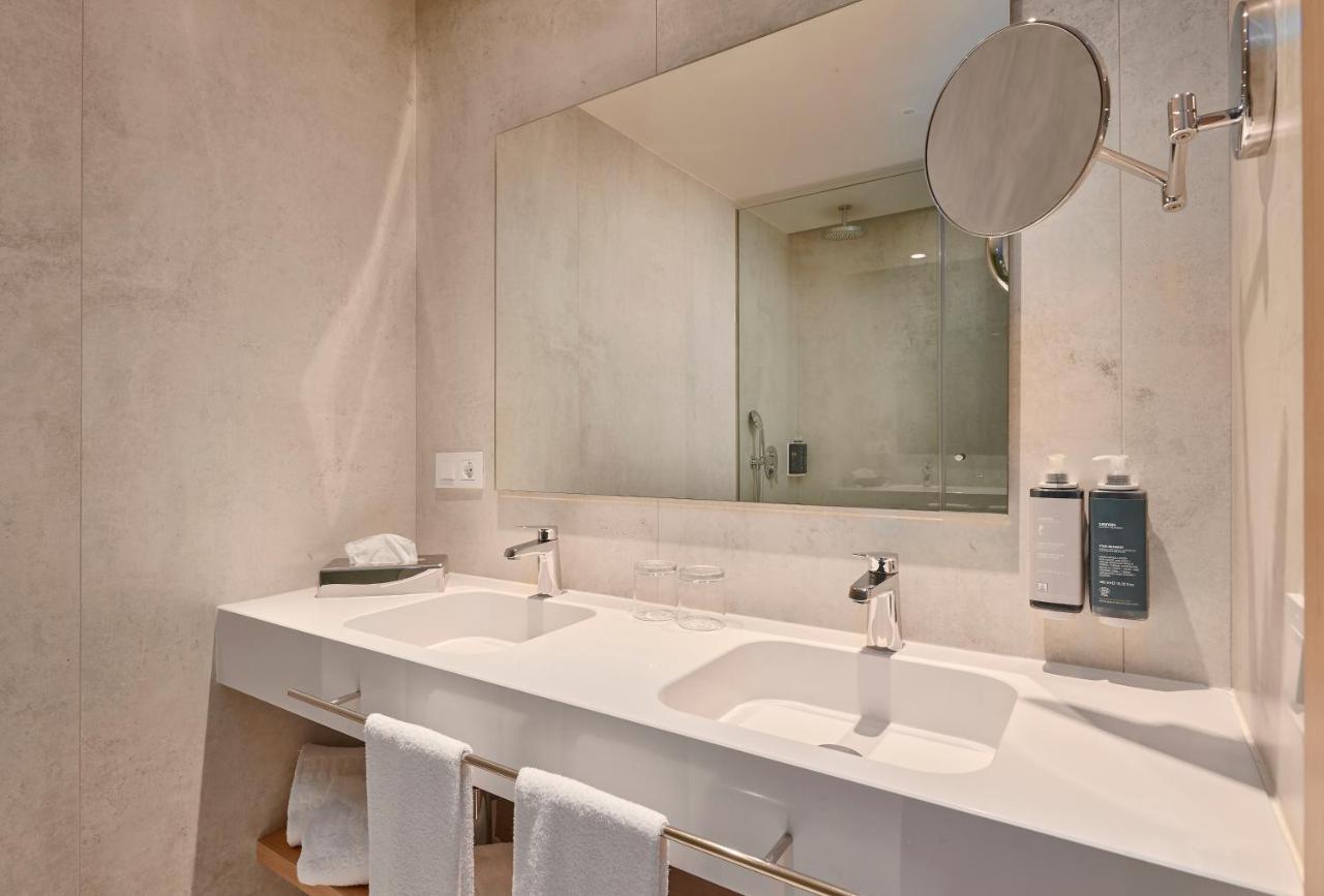 Double or Twin Room Sea View