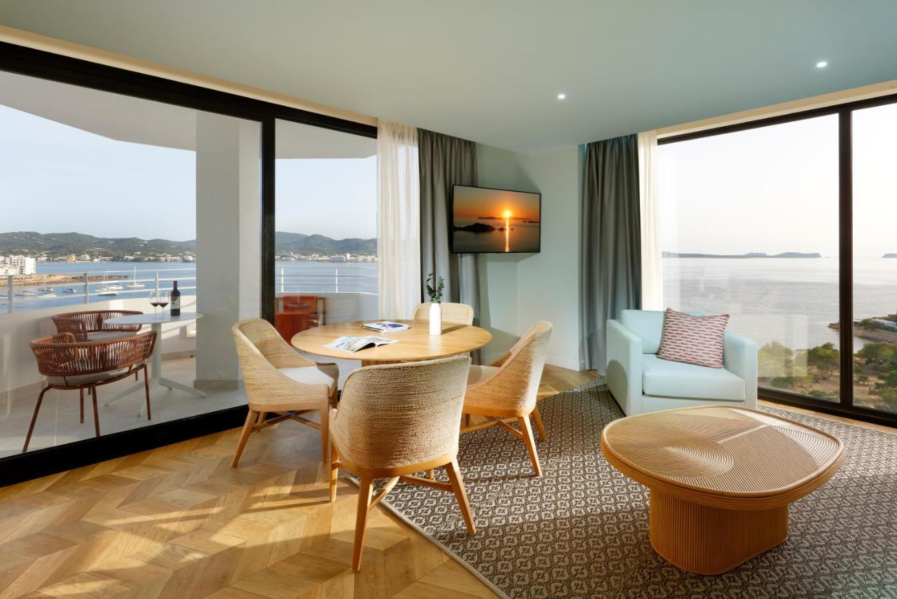Suite with Panoramic Sea View