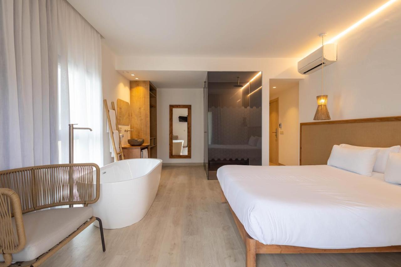 Junior Suite Side Sea View