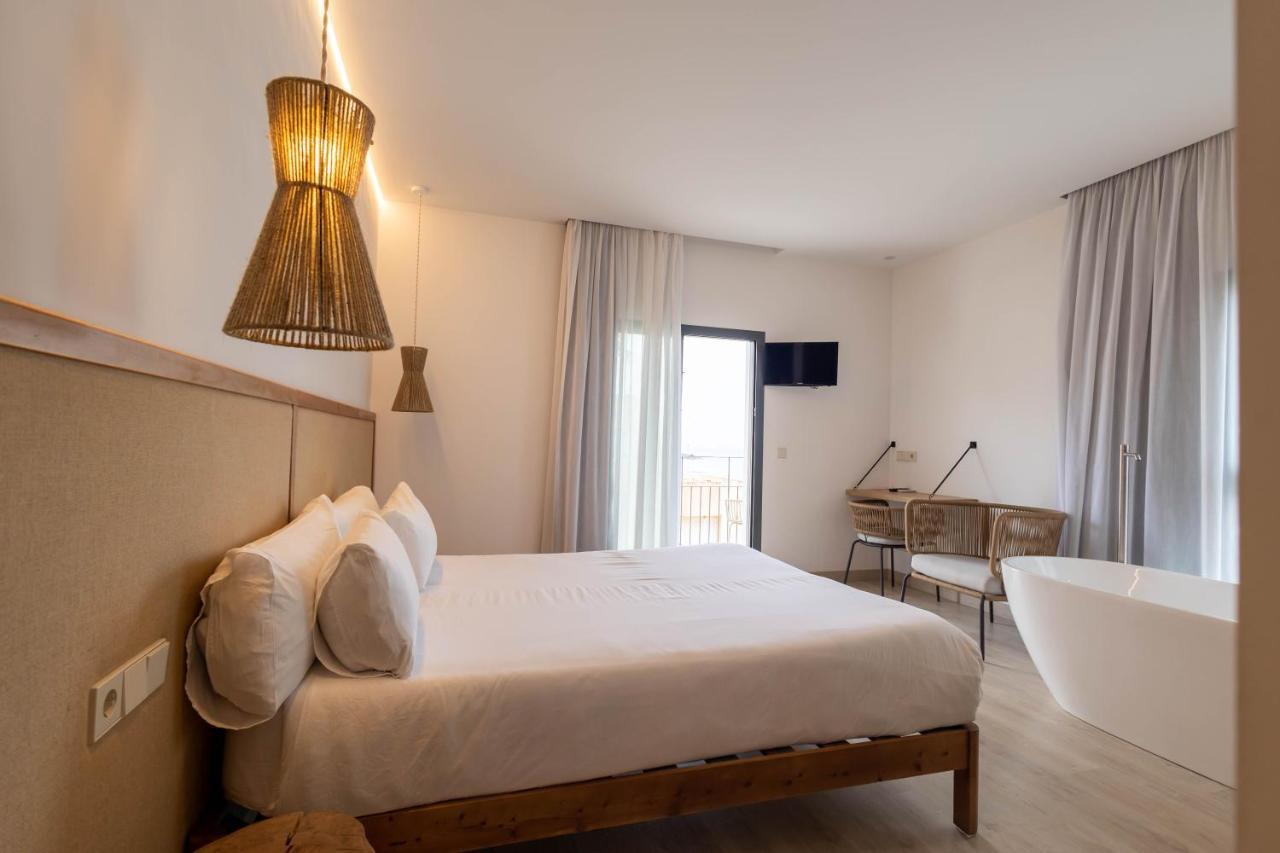 Junior Suite Side Sea View