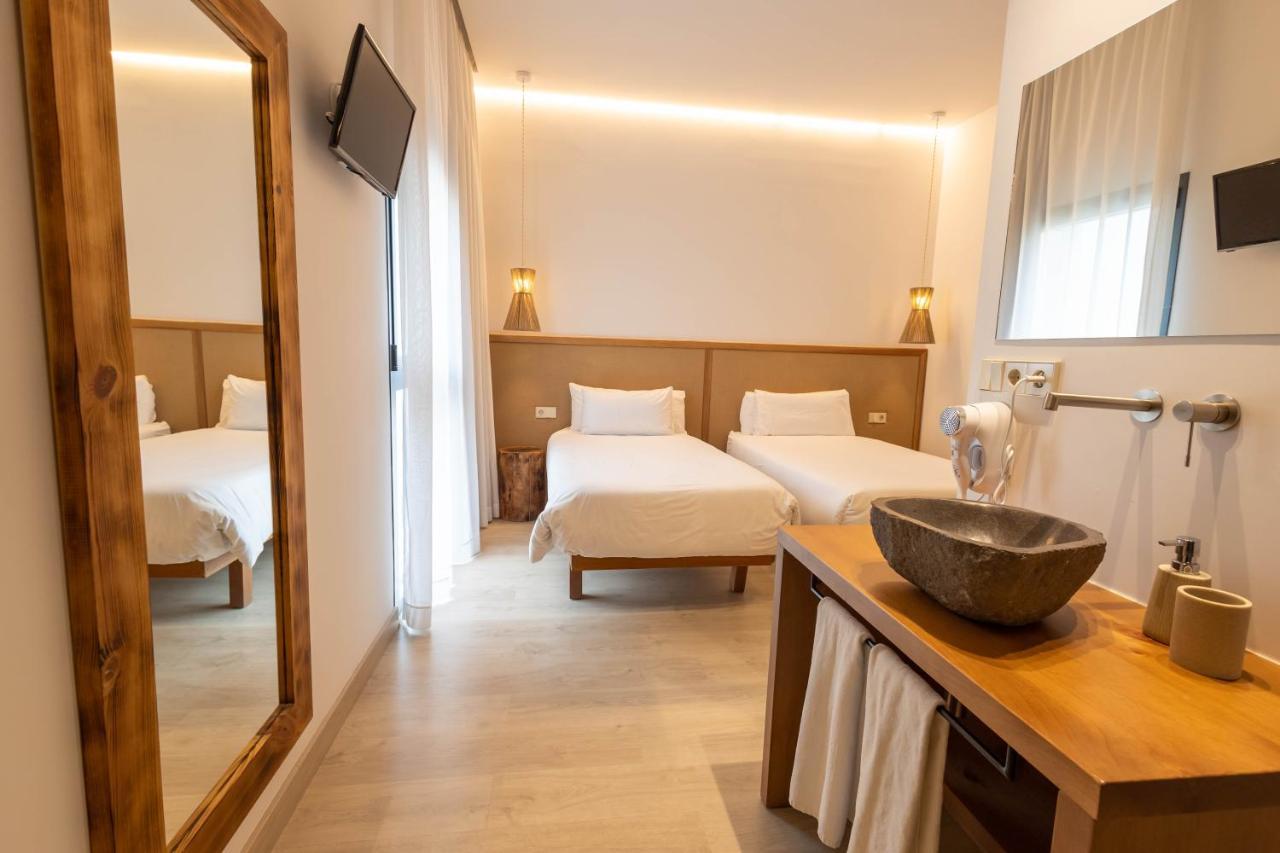 Double Twin Room