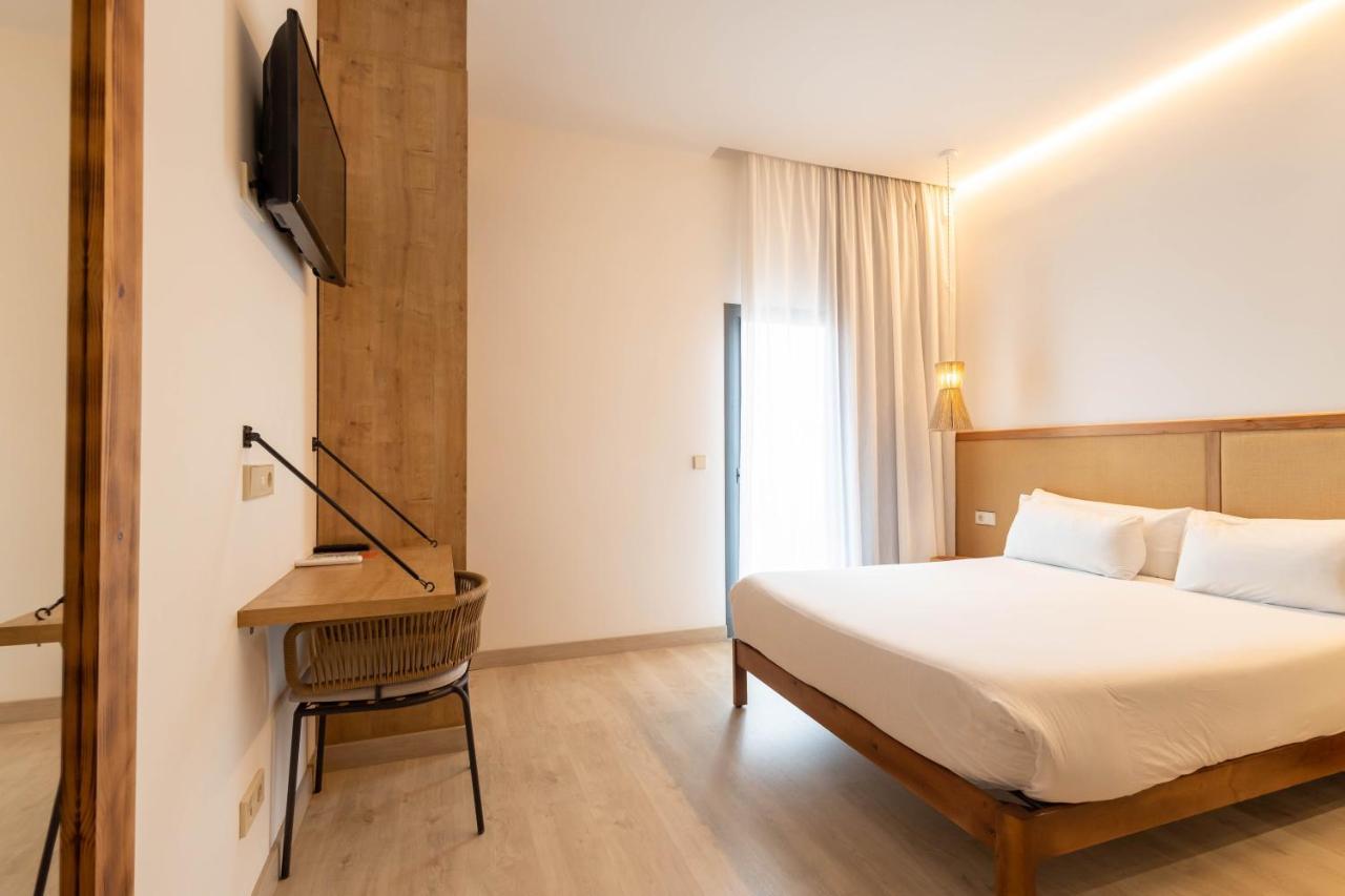 Premium Room Side Sea View