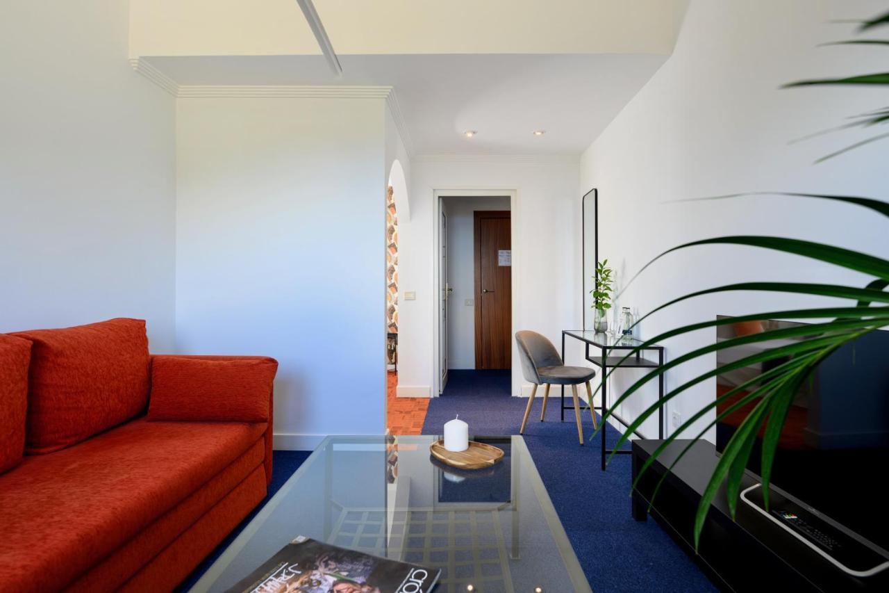 Large Twin Room,1365413465:JPEG
