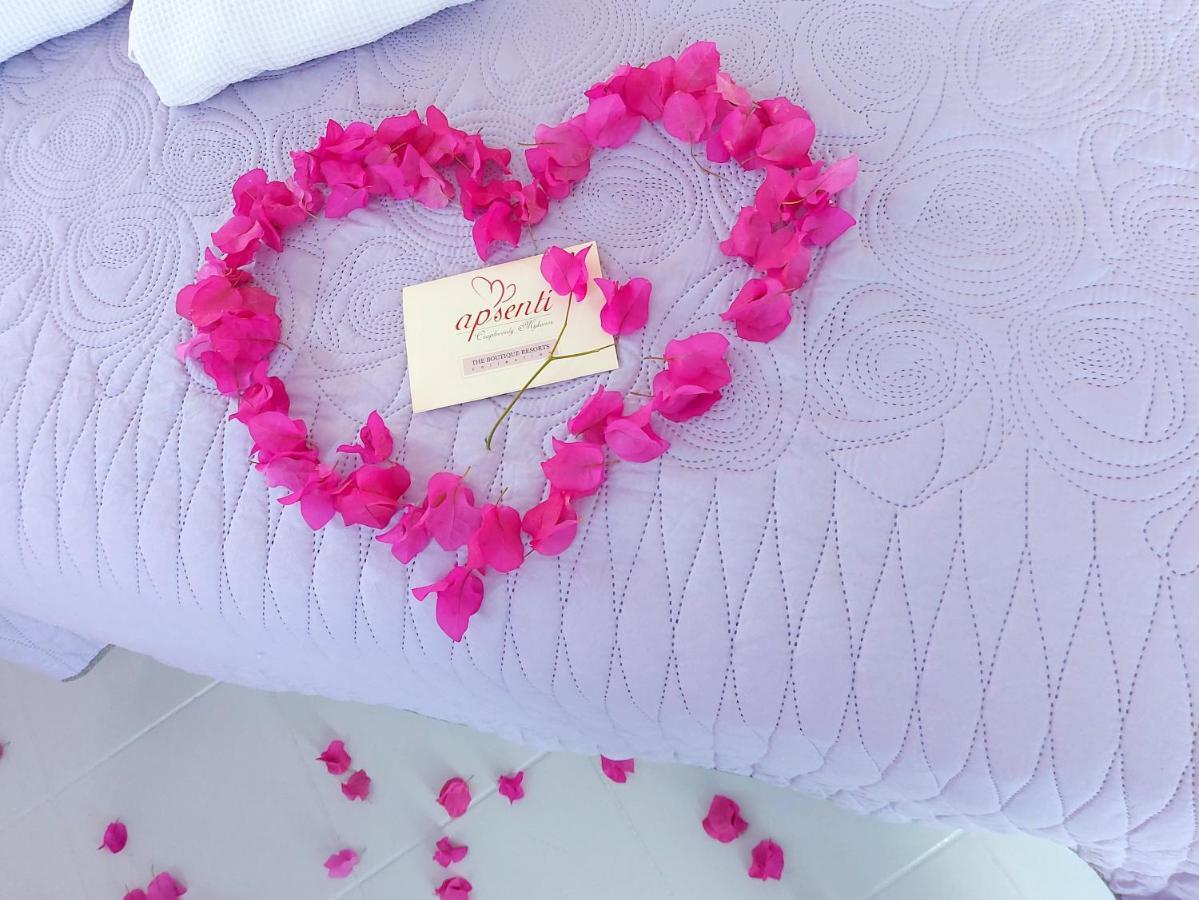 Sweet Hug Queen size bed outdoor whirlpool
