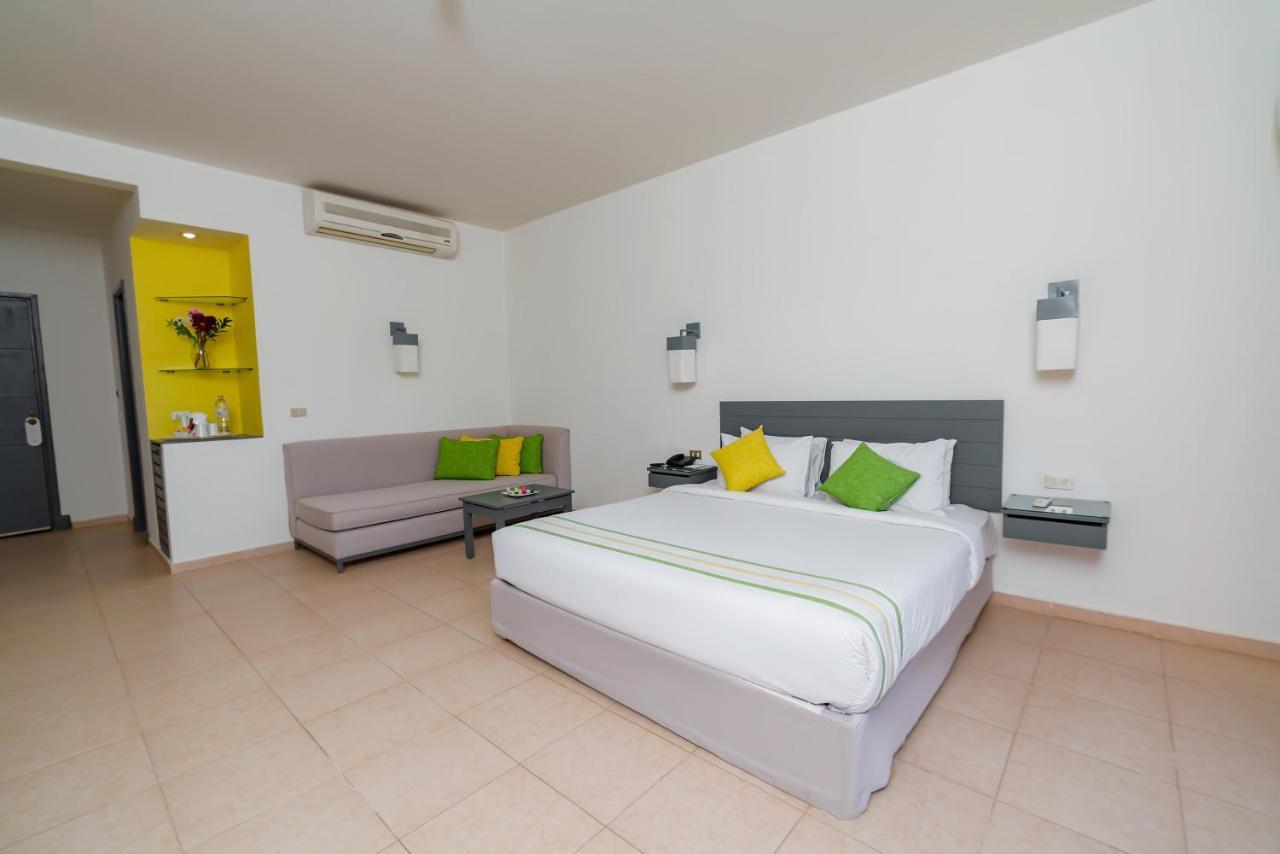 Deluxe Zimmer mit Poolblick