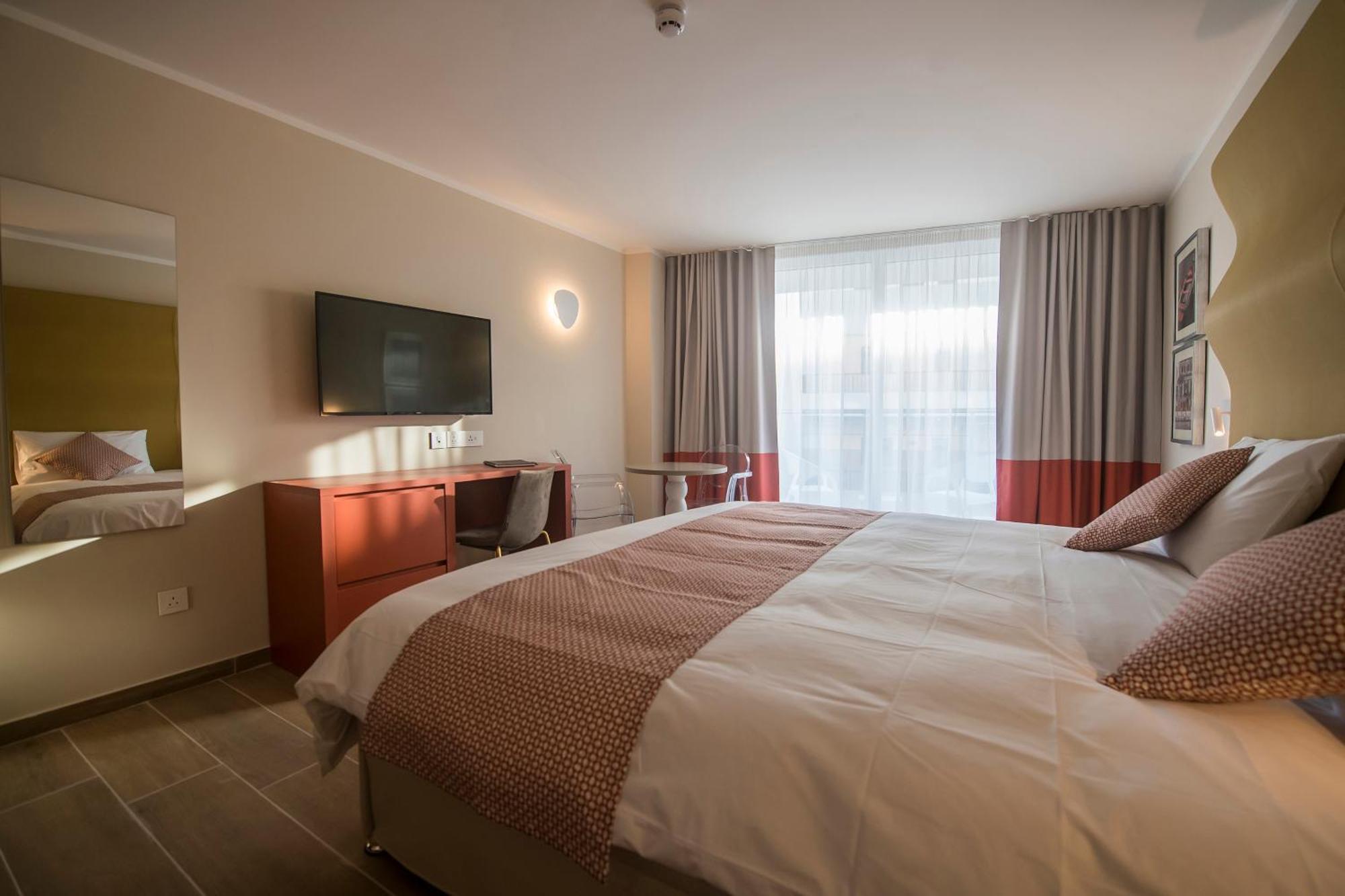 Standard Double or Twin Room,1153685838:JPEG