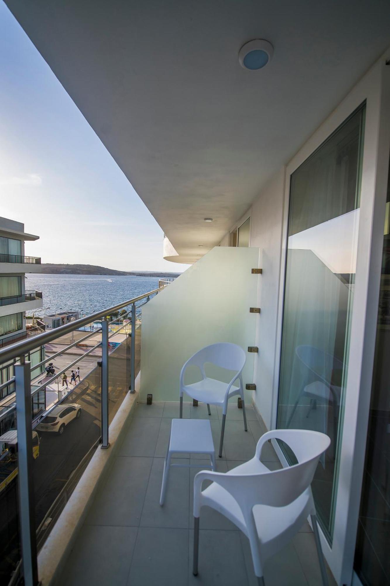 Triple Room Side Sea View