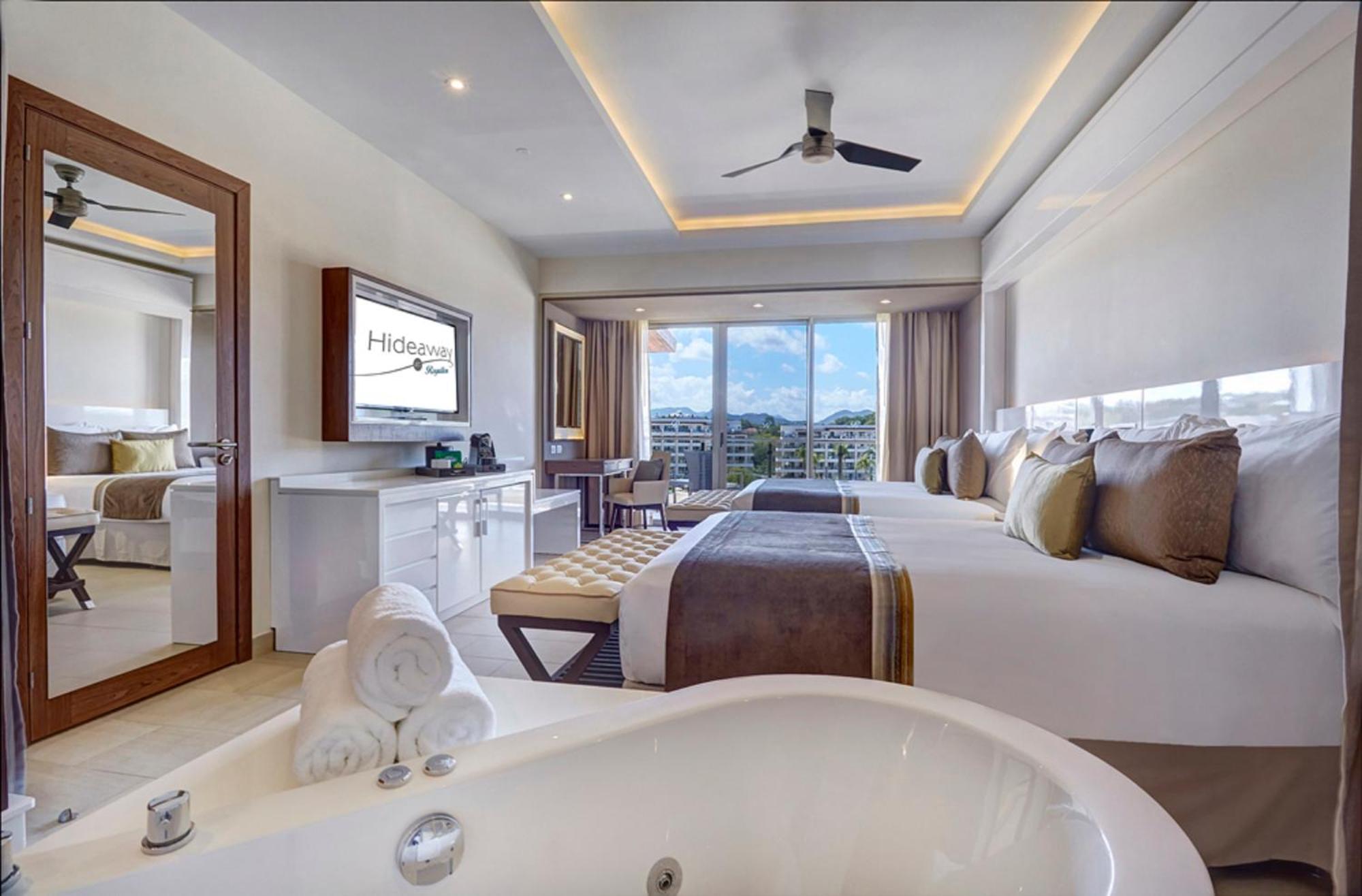 Luxury Junior Suite Ocean View Diamond Club