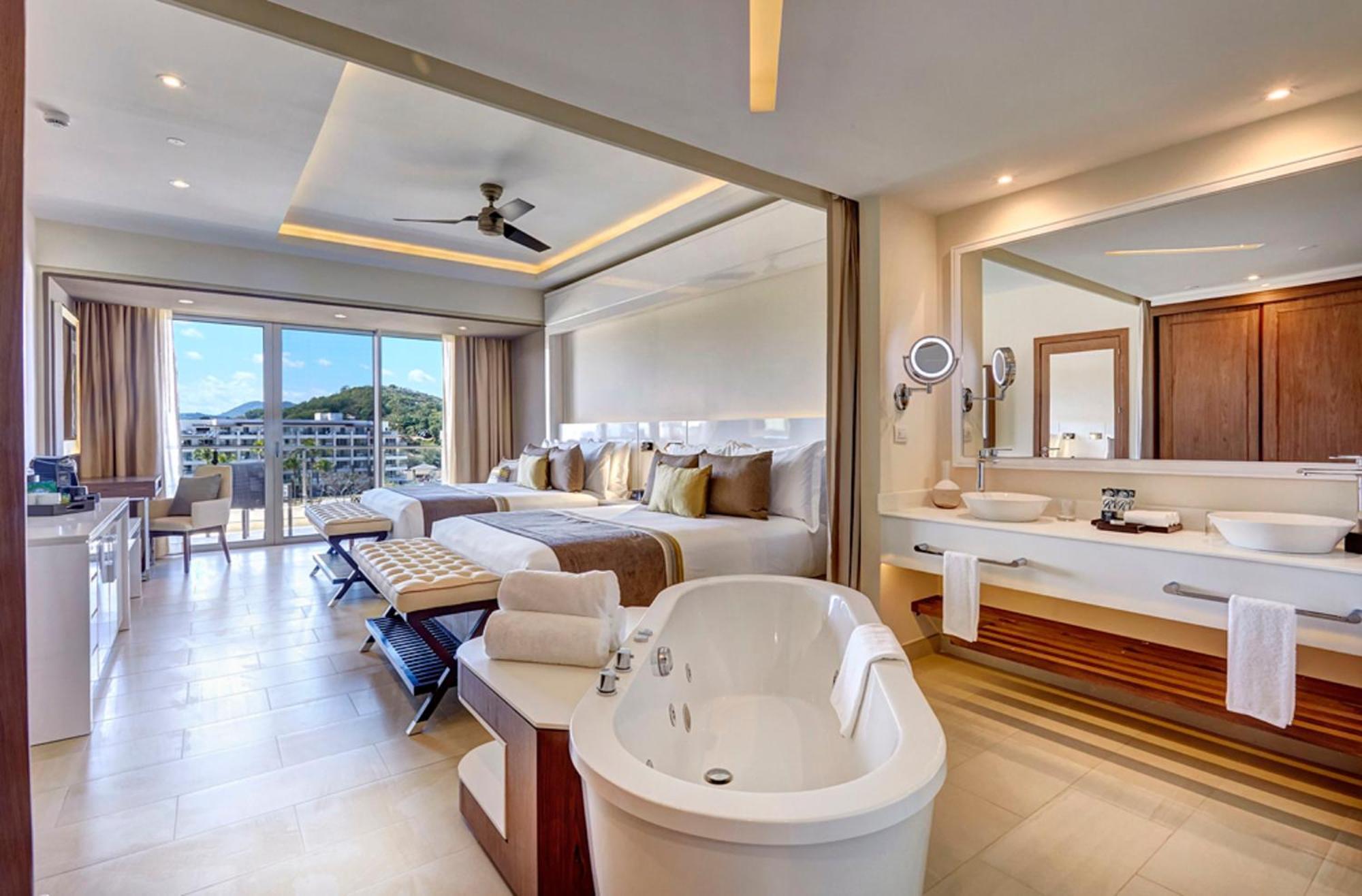Luxury Junior Suite Ocean View Diamond Club