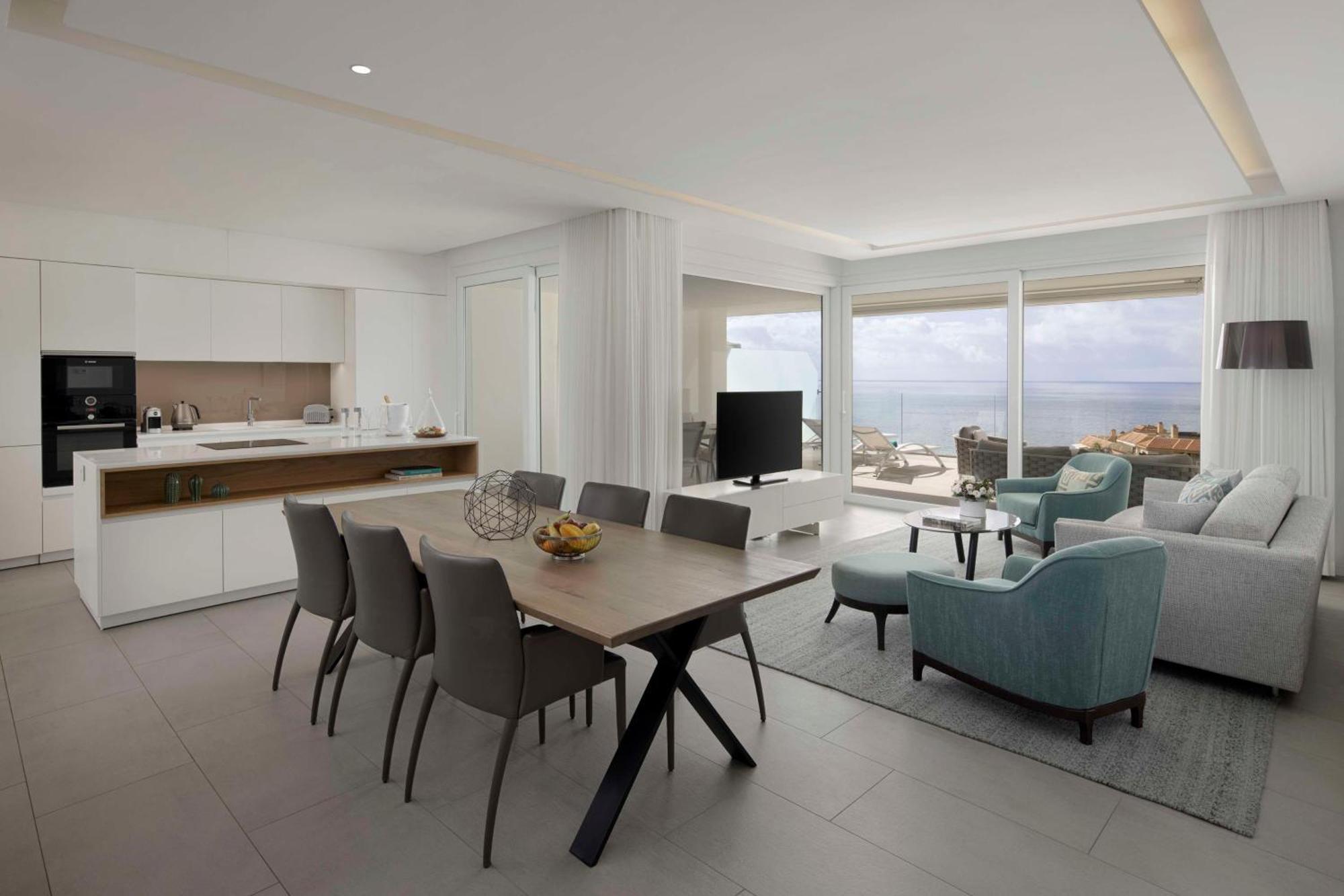 Deluxe Two-Bedroom Suite