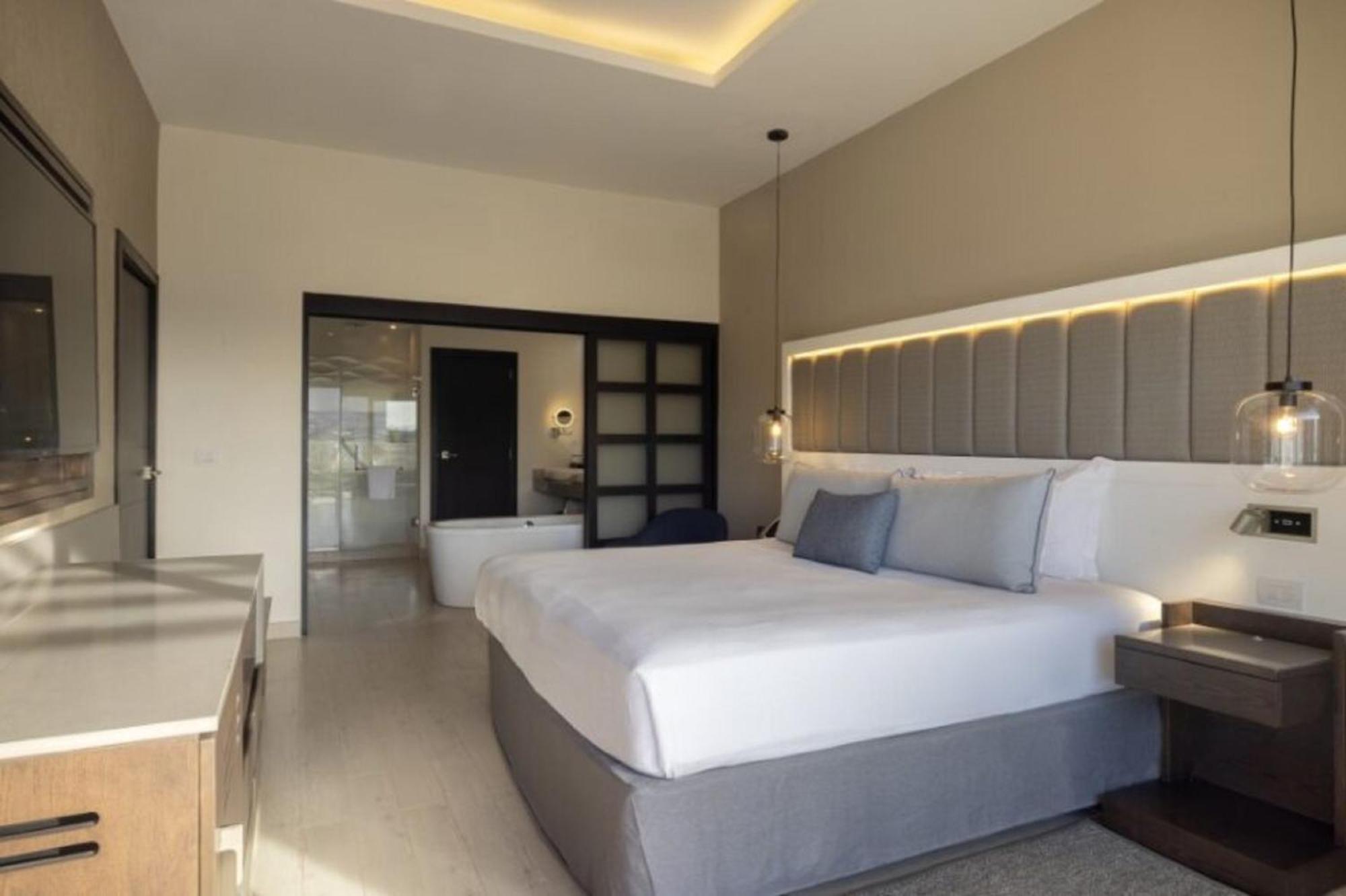 Luxury Presidential Jacuzzi Ocean view Two Bedroom Suite Diamond Club