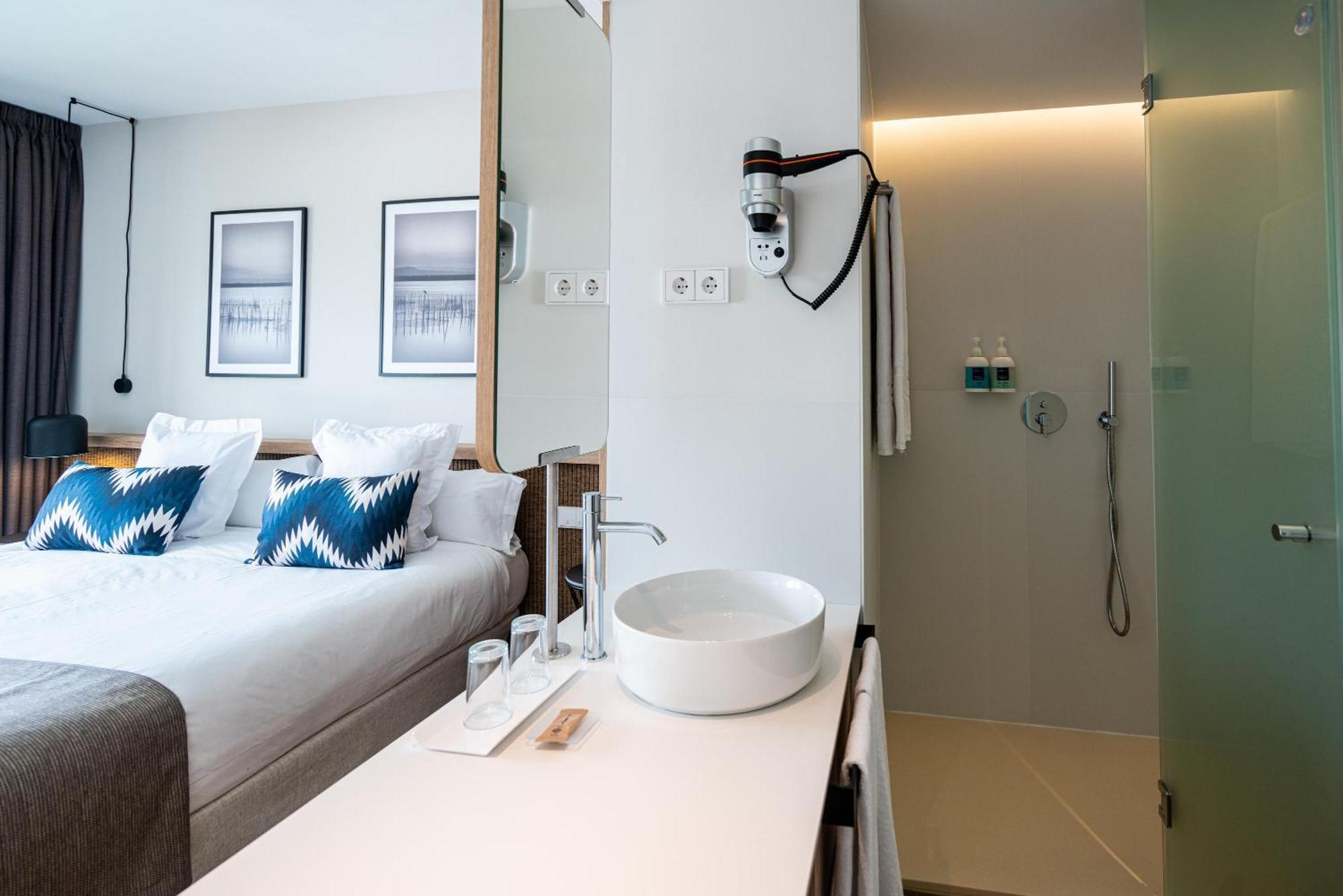 Chambre Simple - Vue sur Piscine