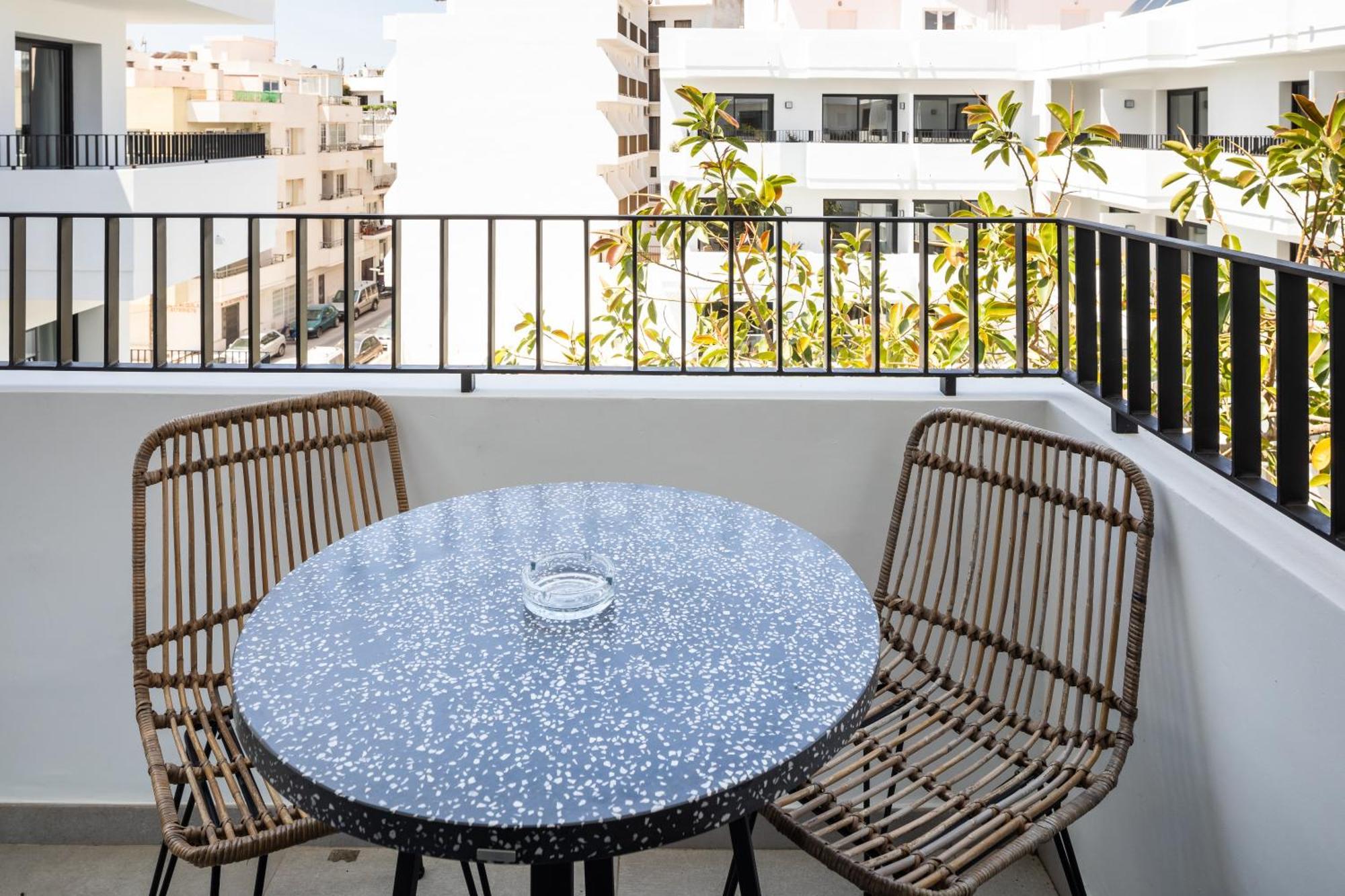 Studio Balcony