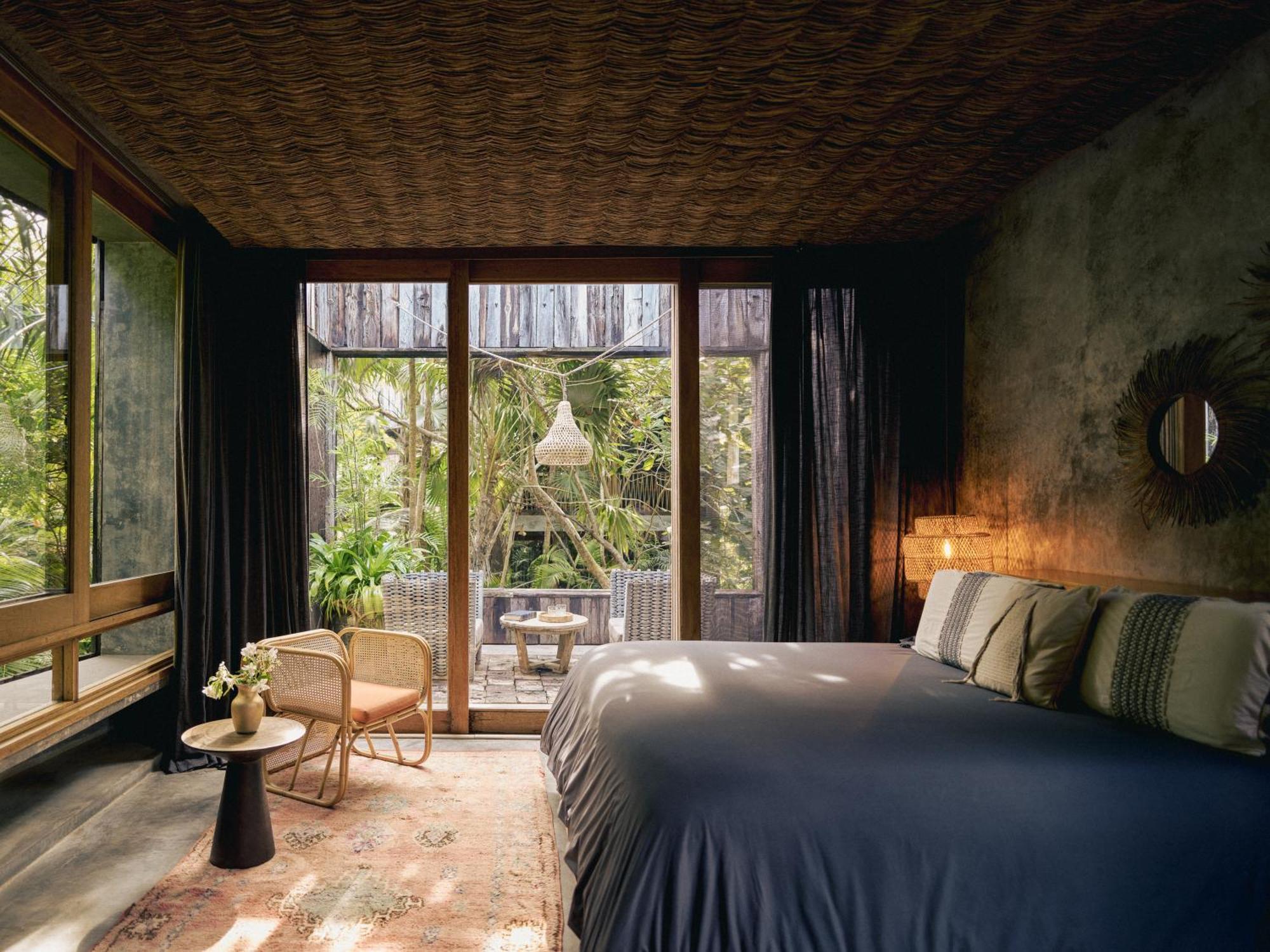Air Suite with Plunge Pool