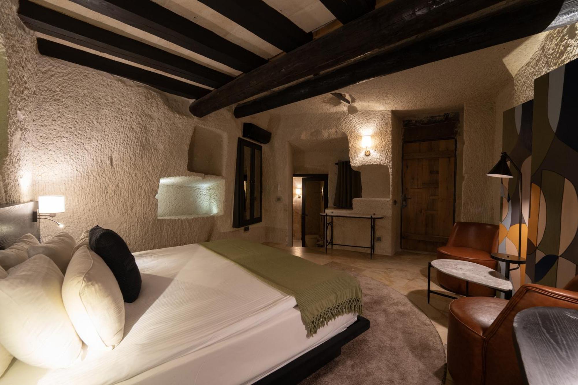 Double Cave Room
