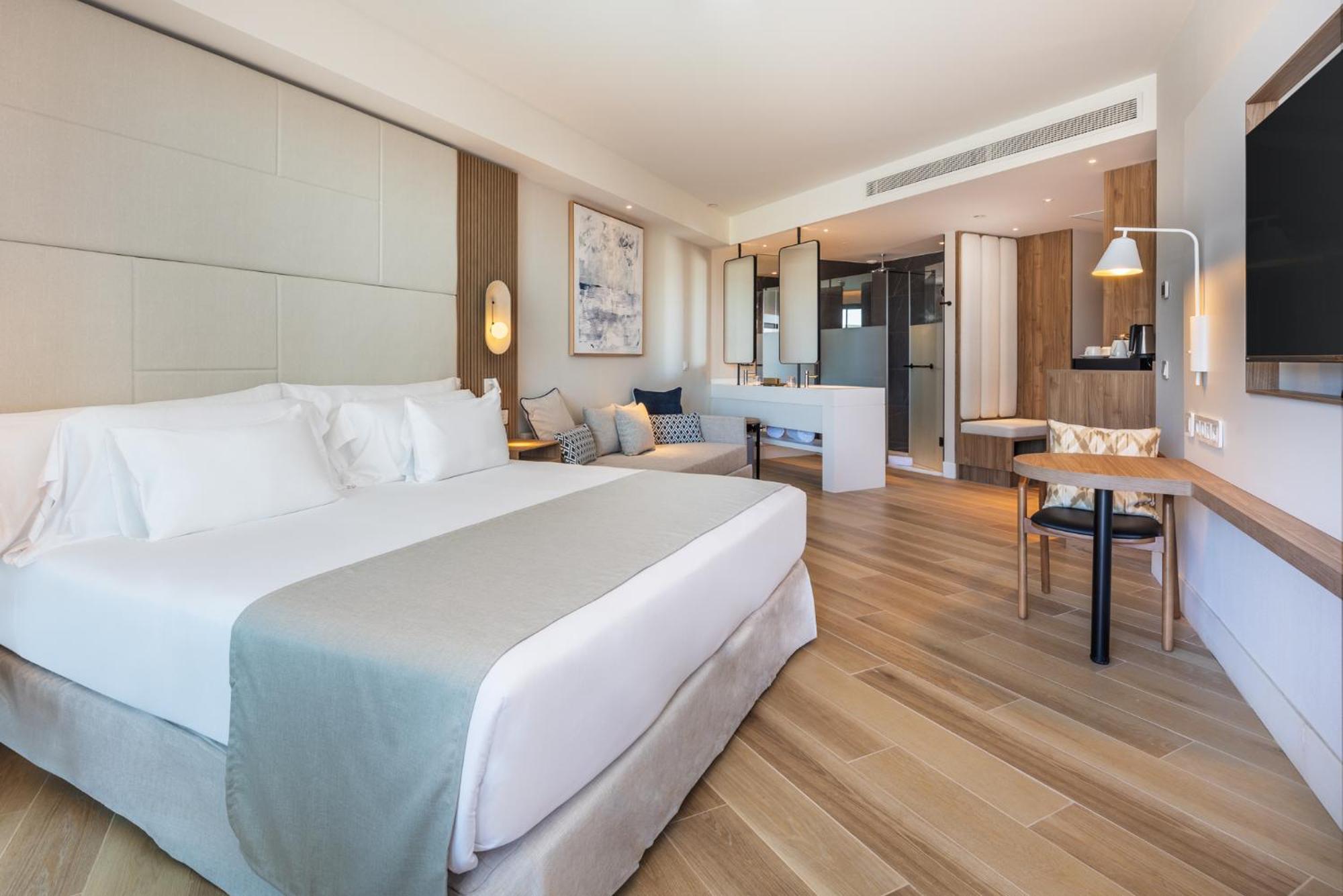 Deluxe Zimmer mit seitlichem Meerblick