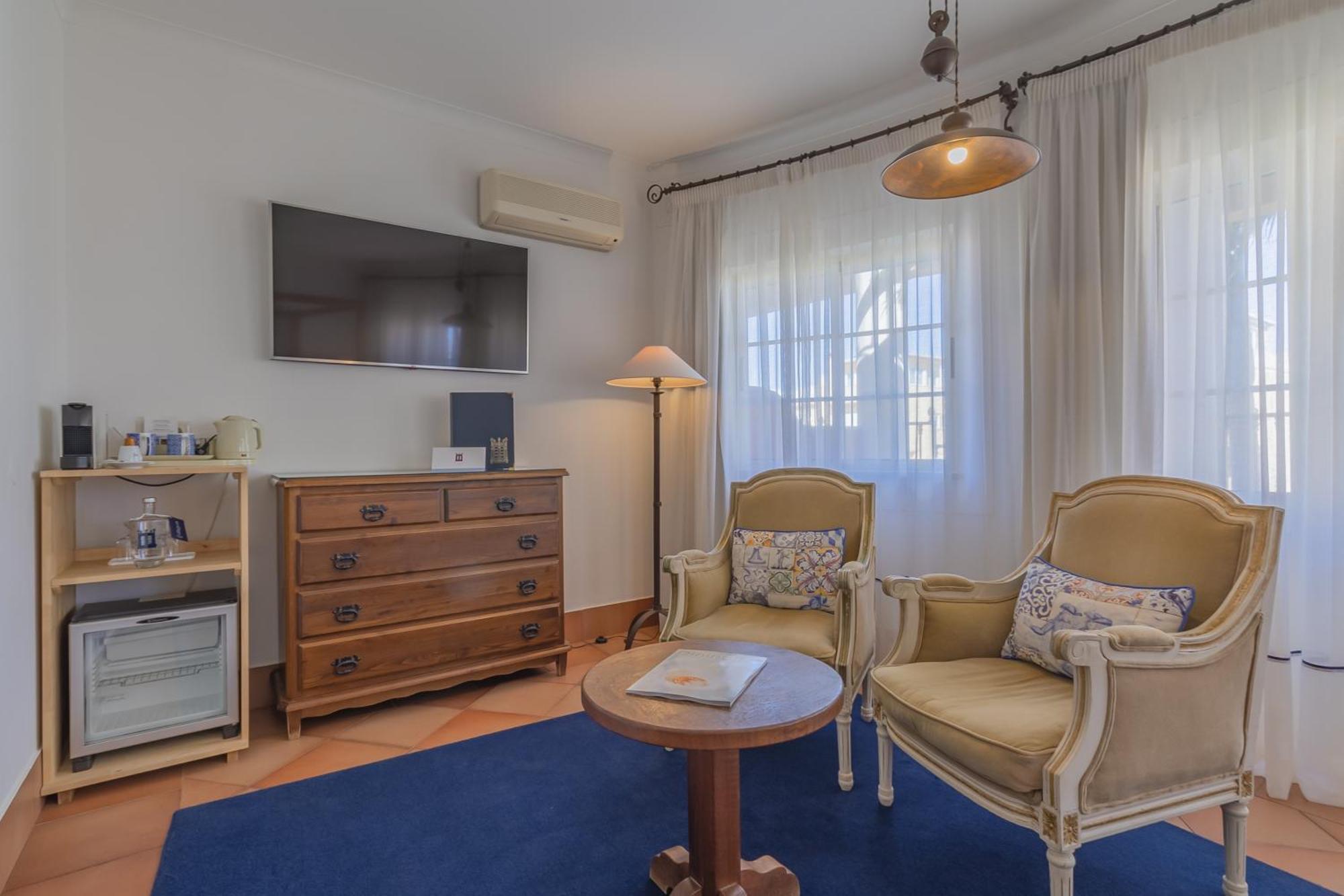 Romantic Junior Suite Main House