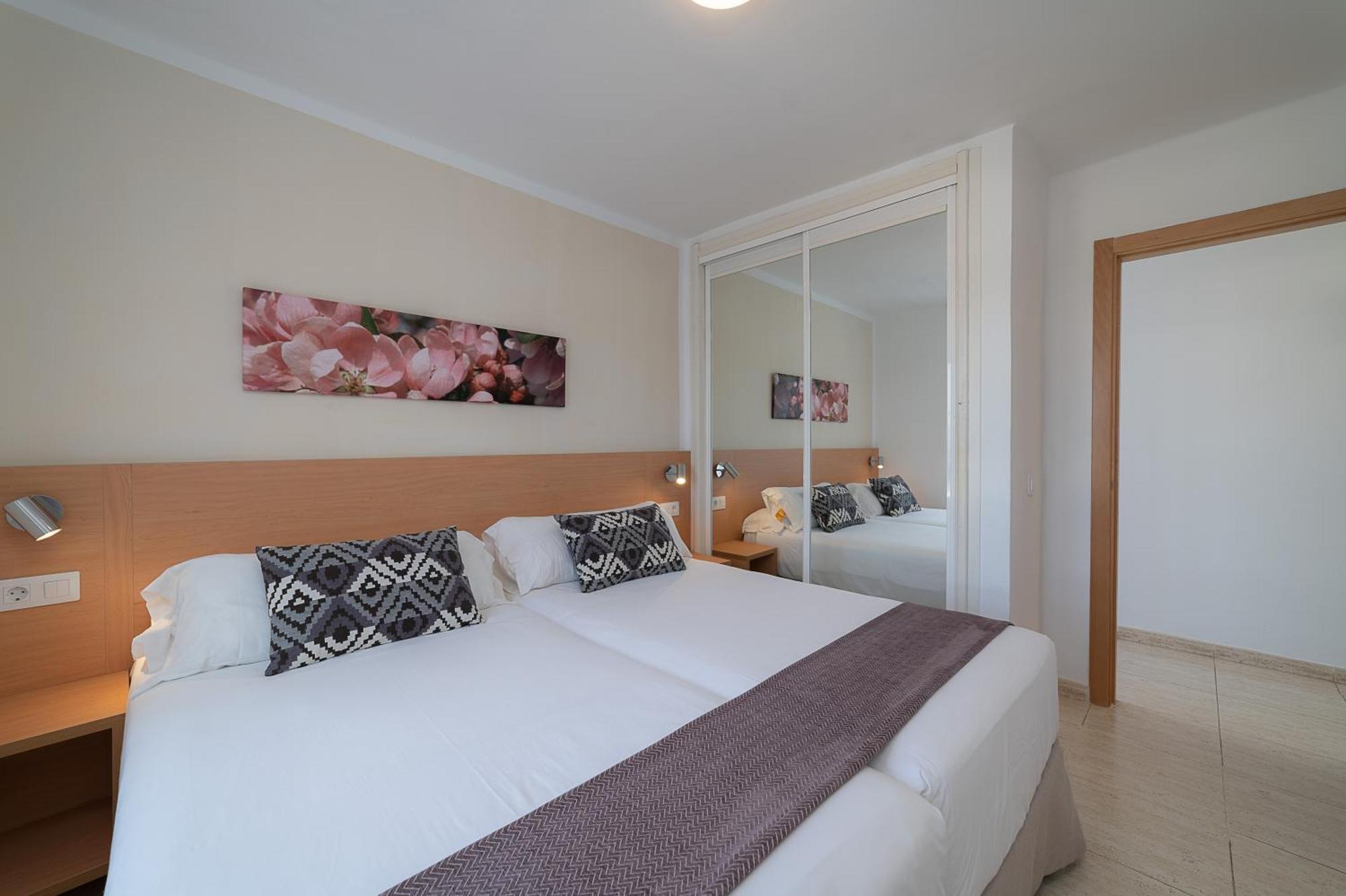 One-Bedroom Apartment (2 Adults),1537303672:JPEG