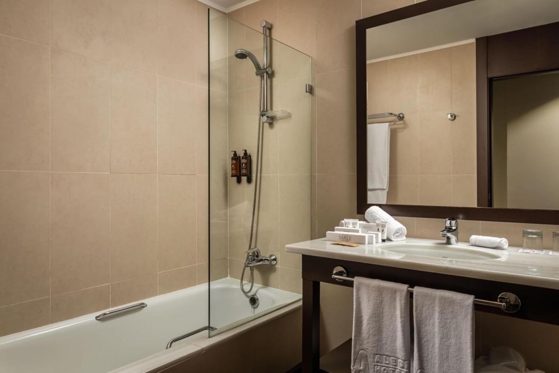 Premium Double Room with Sea View,1547004670:JPEG