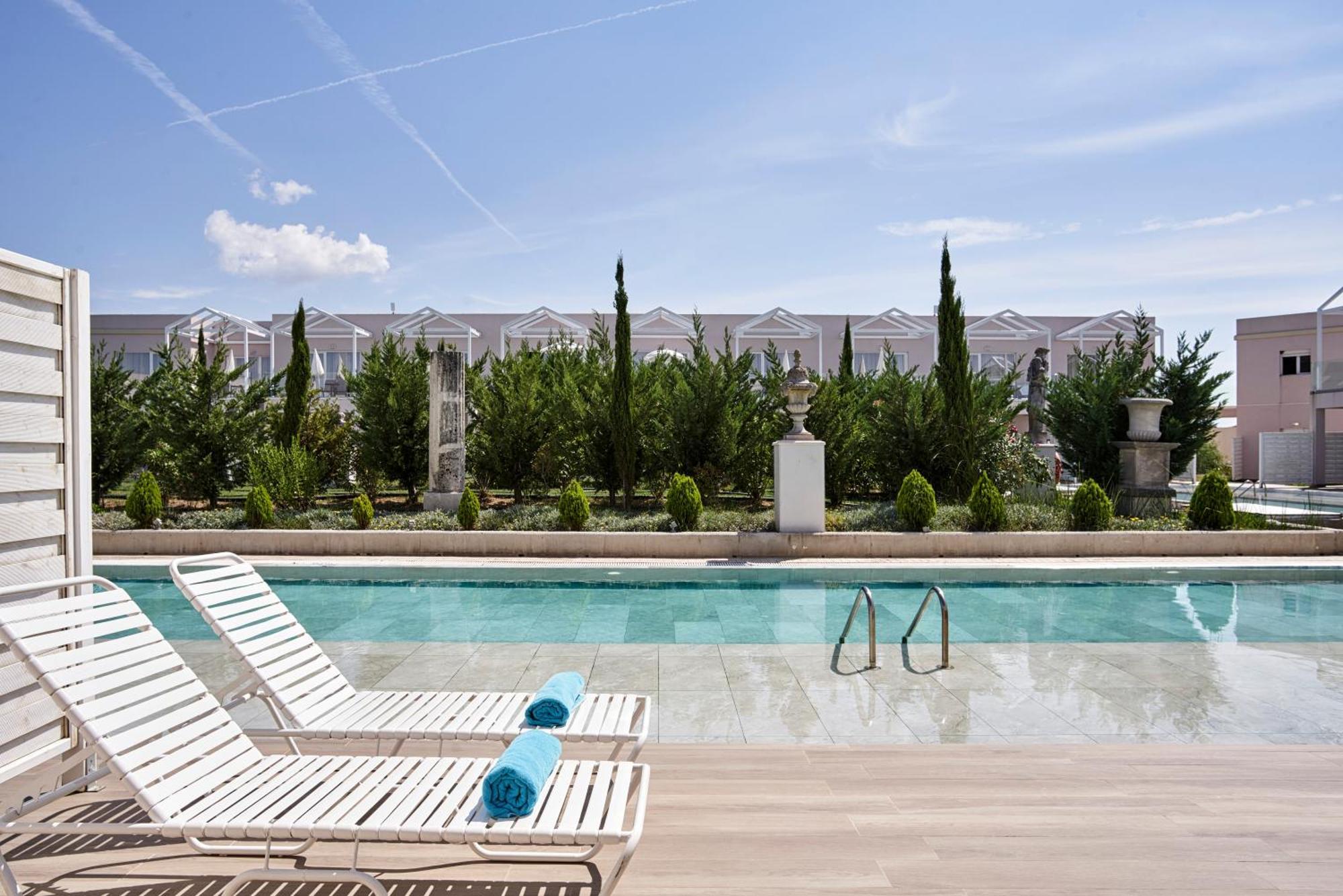 Superior Room Swim-Up