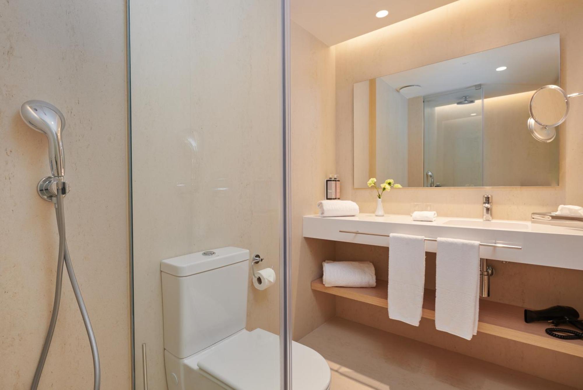 Double or Twin Room Sea View