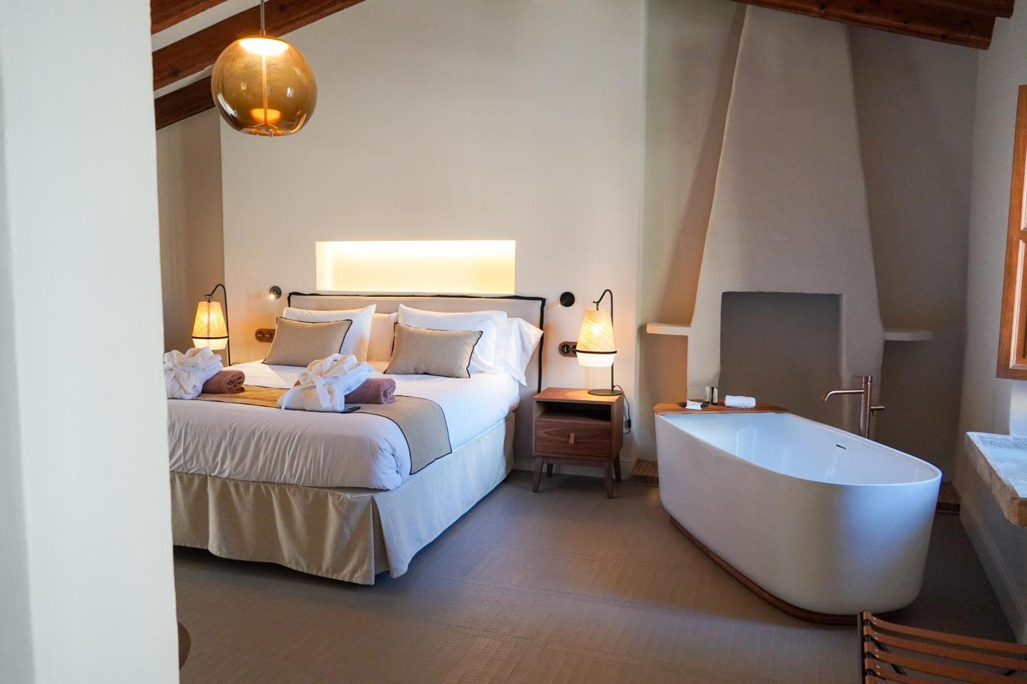 Junior Suite with Pool View