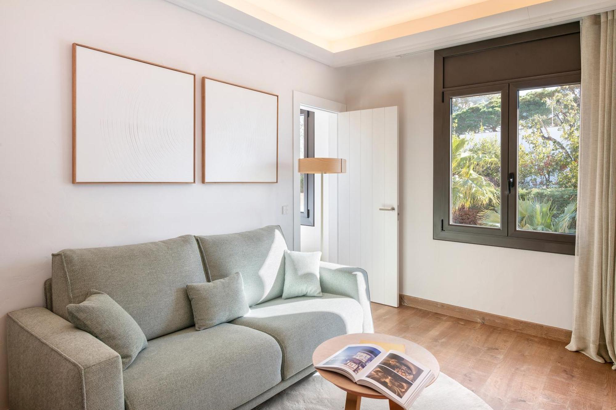Sea Front Panoramic Suite