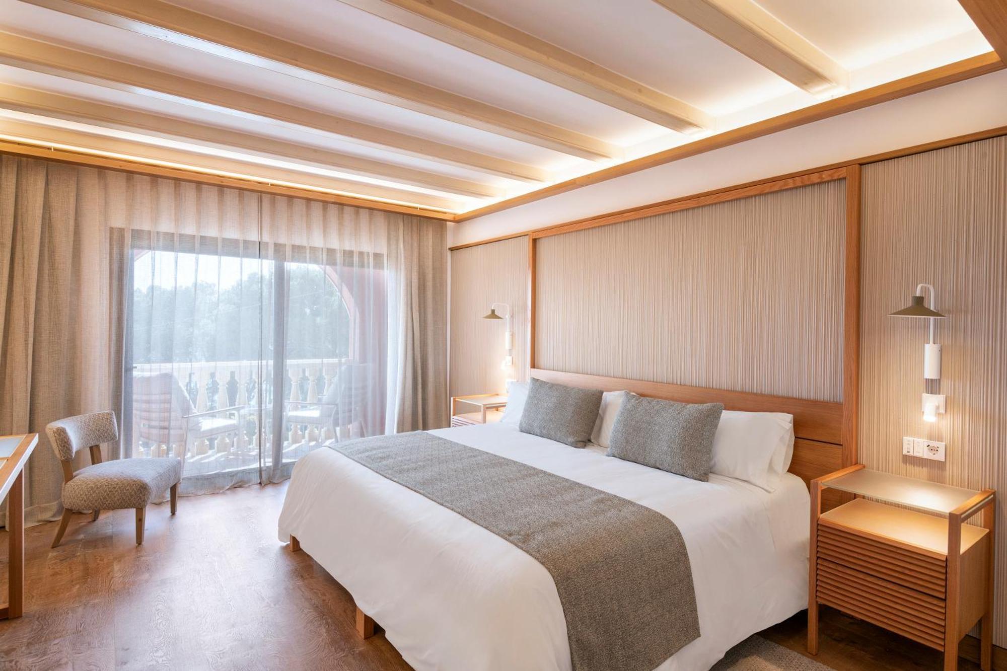 Deluxe Sea View Room